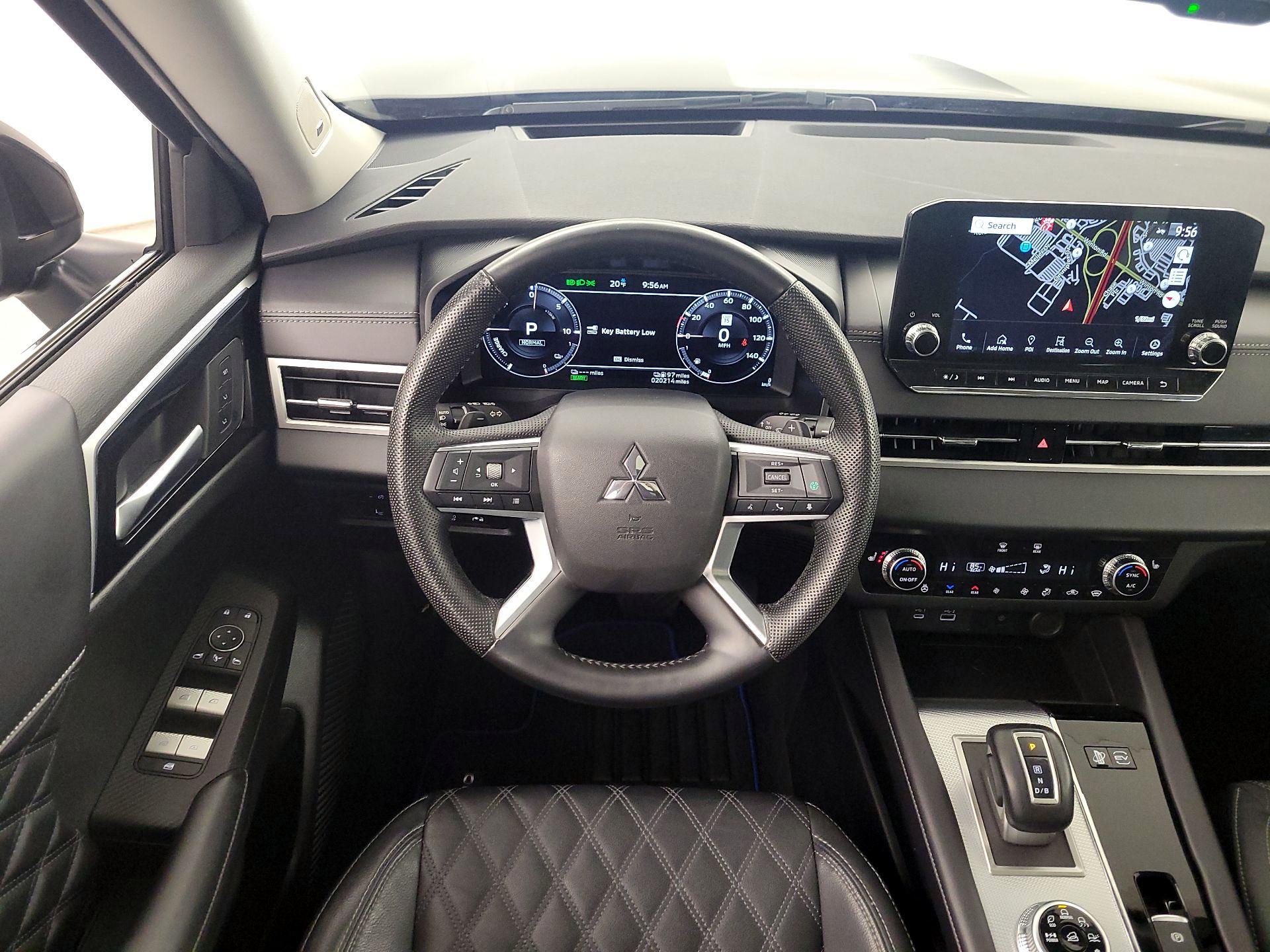 Thumbnail: 2023 Mitsubishi Outlander - 10