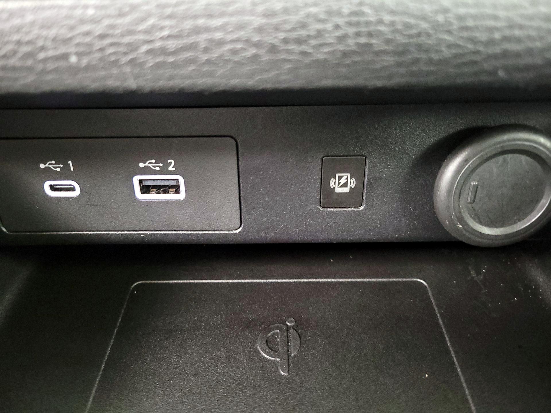 Thumbnail: 2023 Mitsubishi Outlander - 19