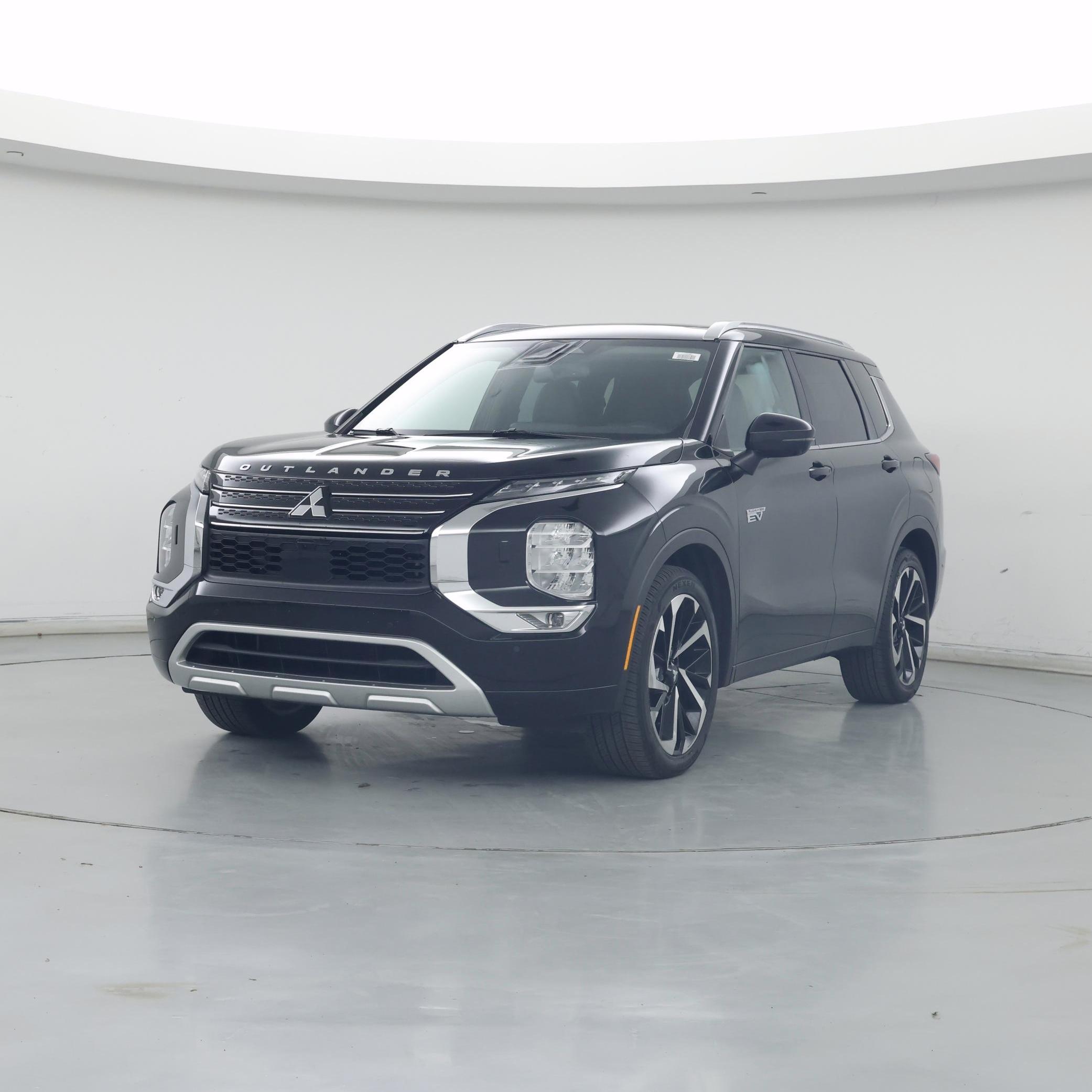 Thumbnail: 2023 Mitsubishi Outlander - 4