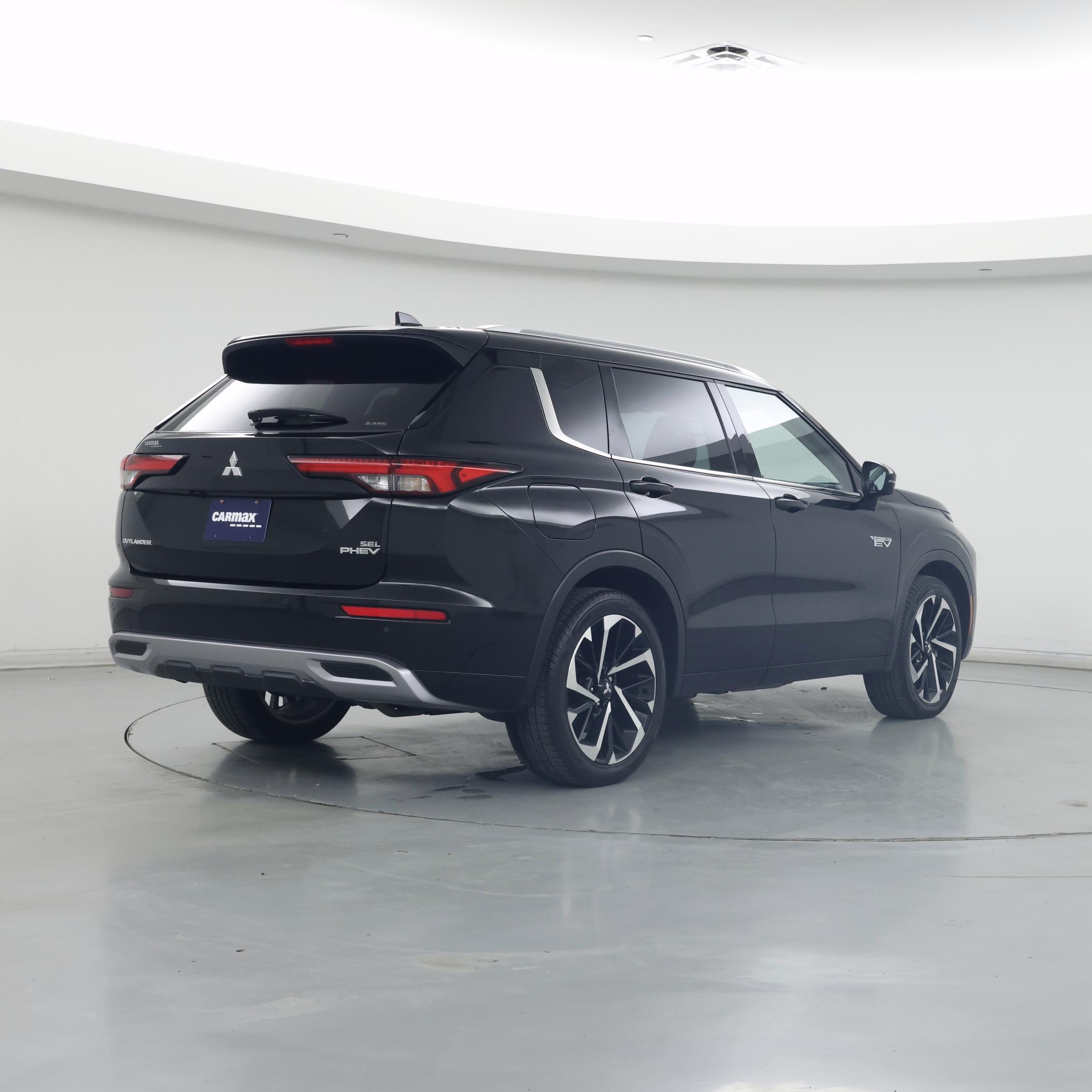 Thumbnail: 2023 Mitsubishi Outlander - 8