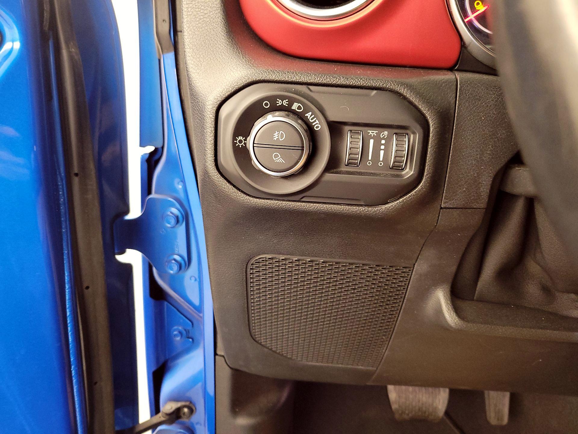 Thumbnail: 2021 Jeep Gladiator - 13