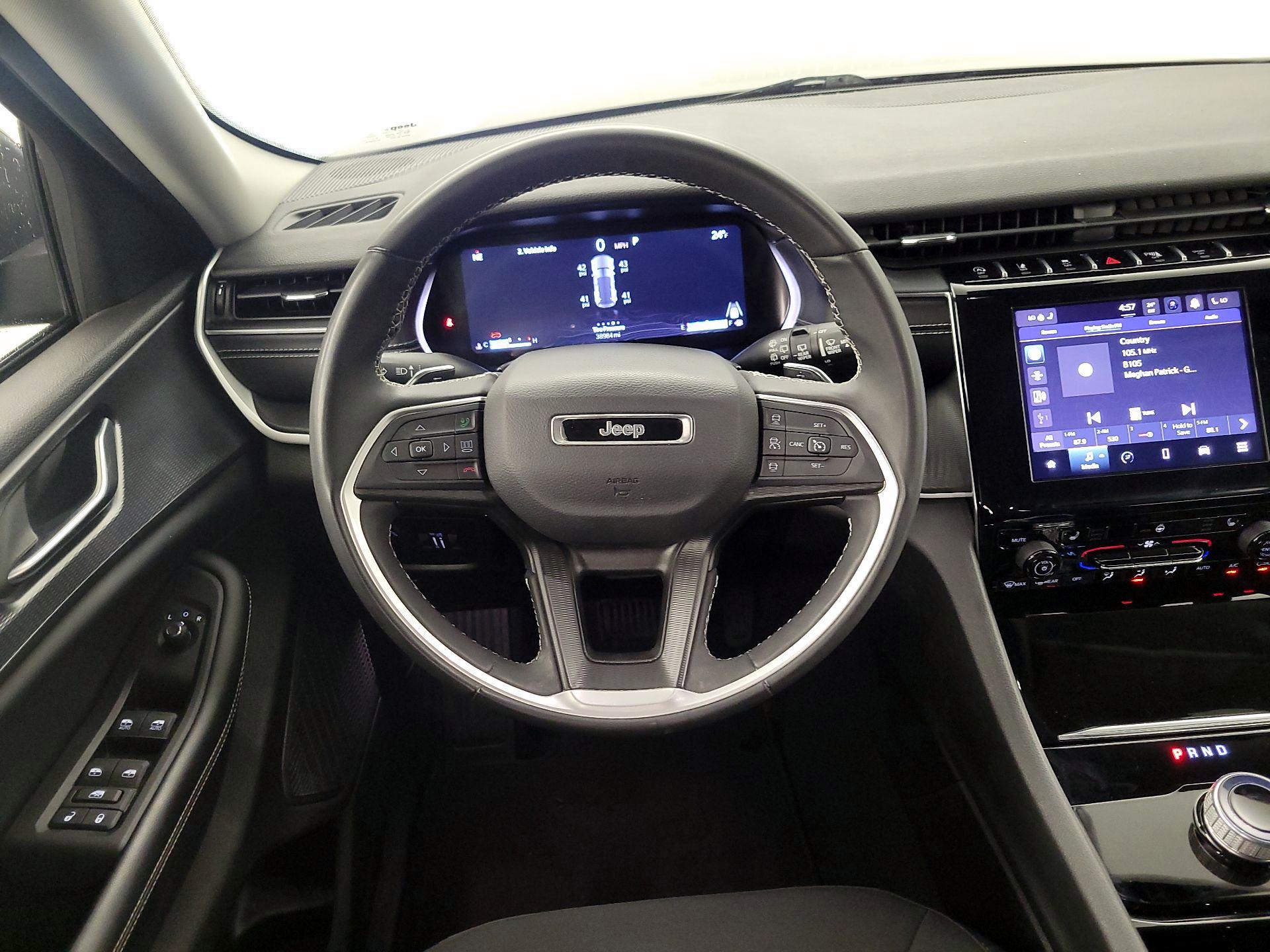 Thumbnail: 2023 Jeep Grand Cherokee - 10