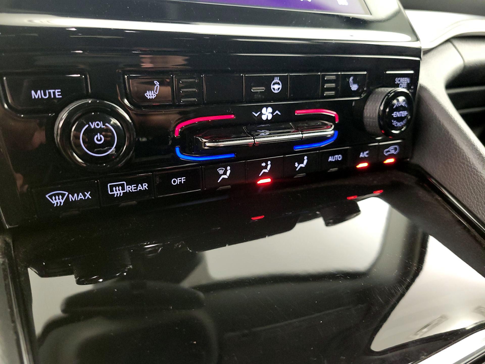 Thumbnail: 2023 Jeep Grand Cherokee - 16