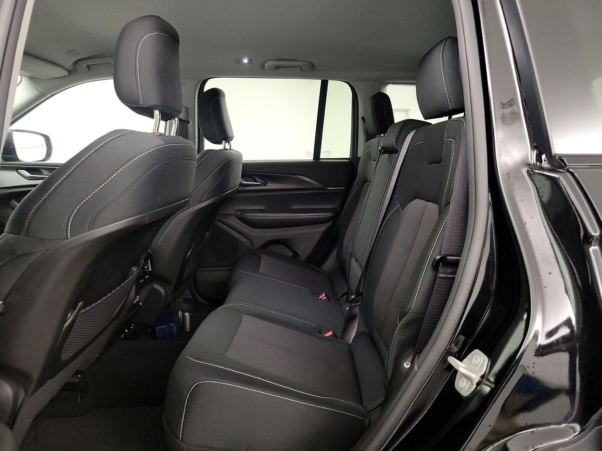 Thumbnail: 2023 Jeep Grand Cherokee - 19