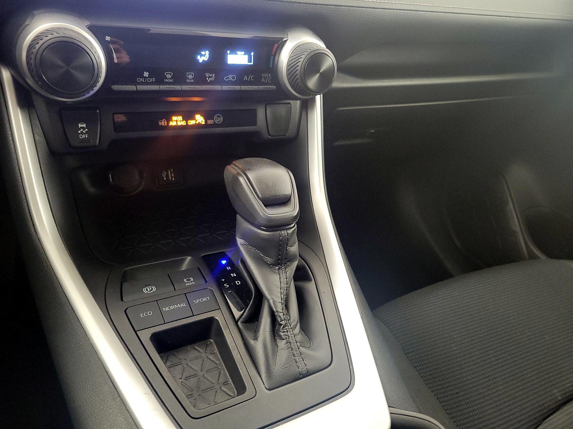 Thumbnail: 2023 Toyota RAV4 - 18