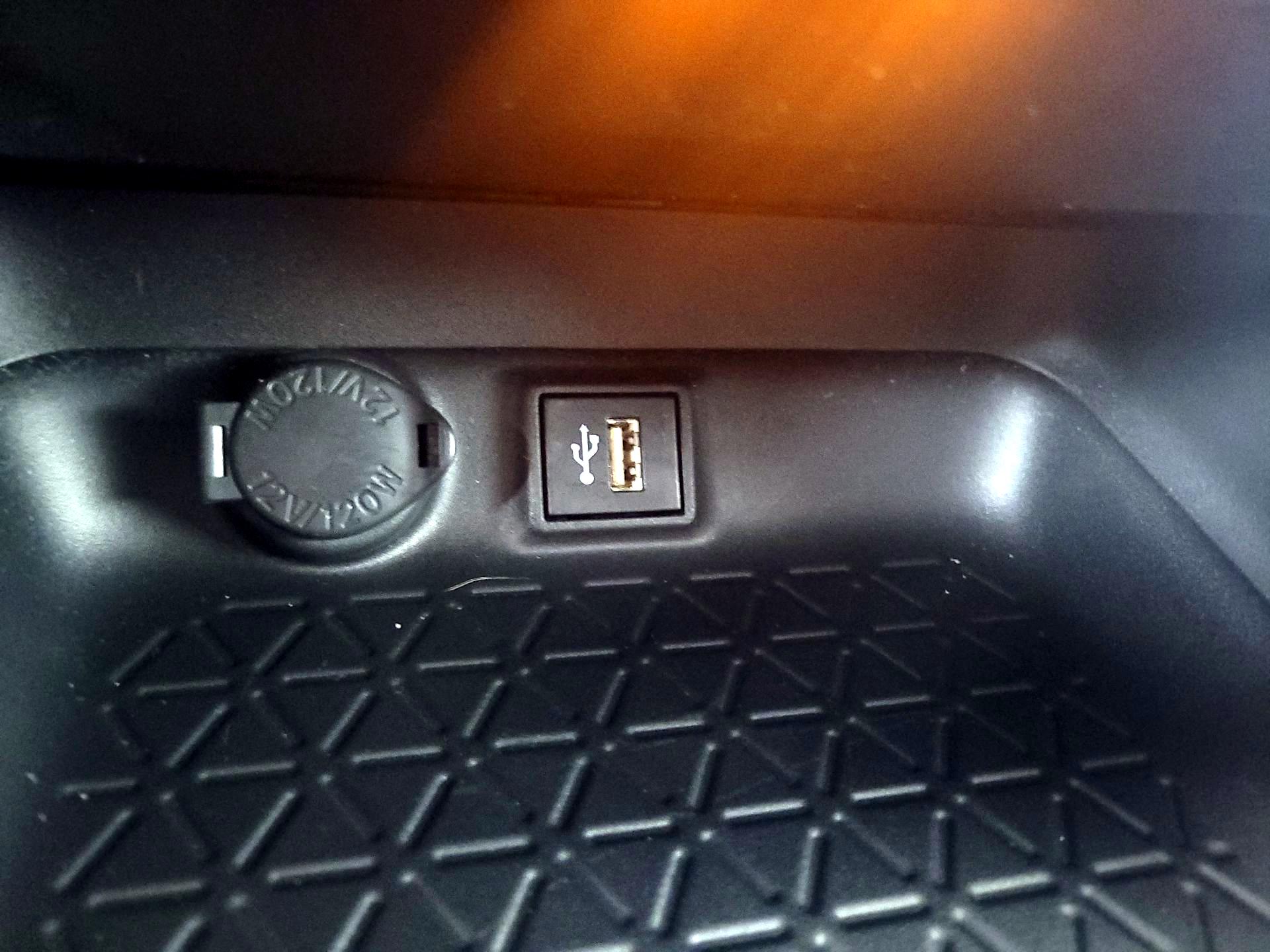 Thumbnail: 2023 Toyota RAV4 - 19