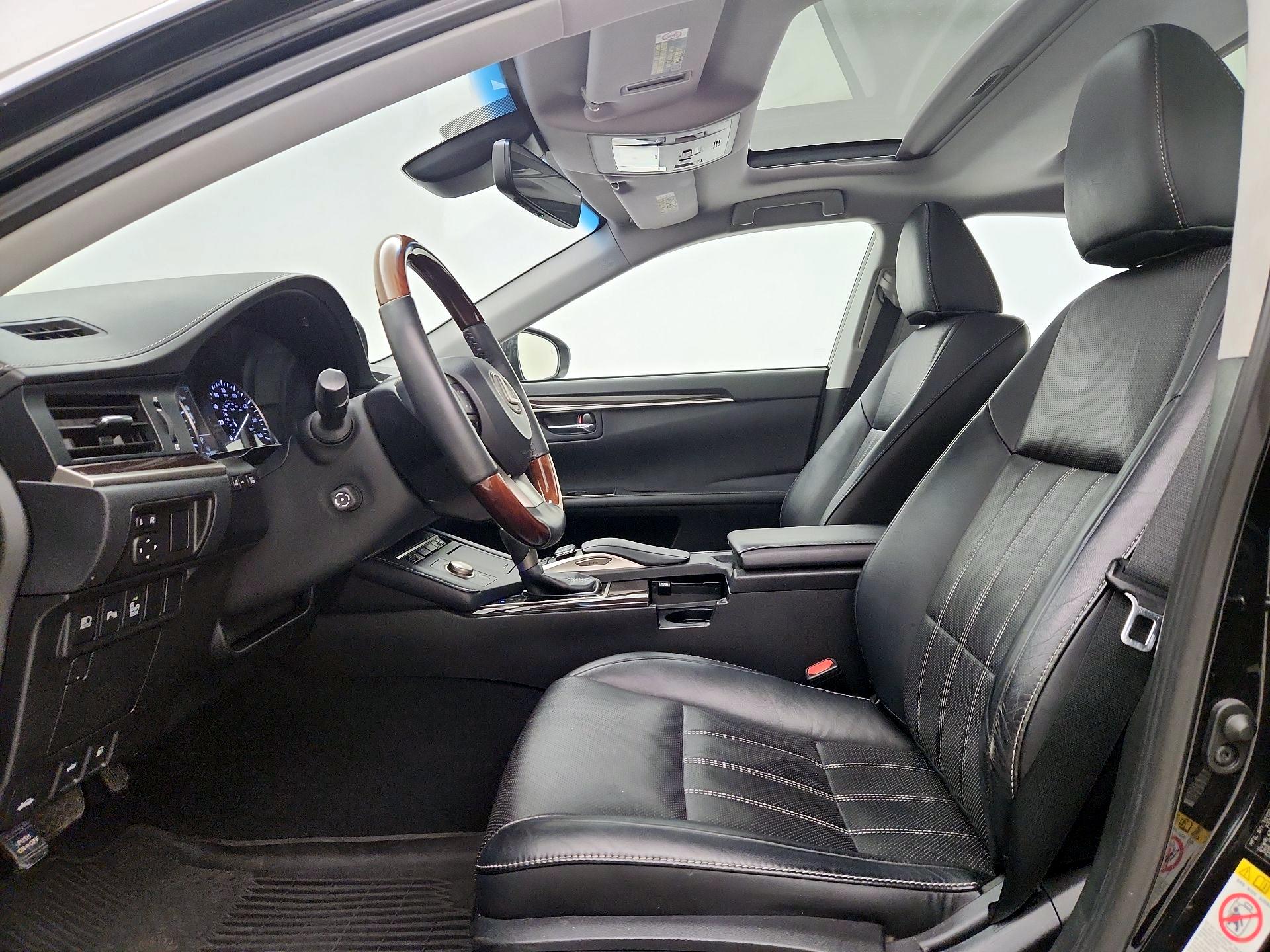 Thumbnail: 2018 Lexus ES - 11