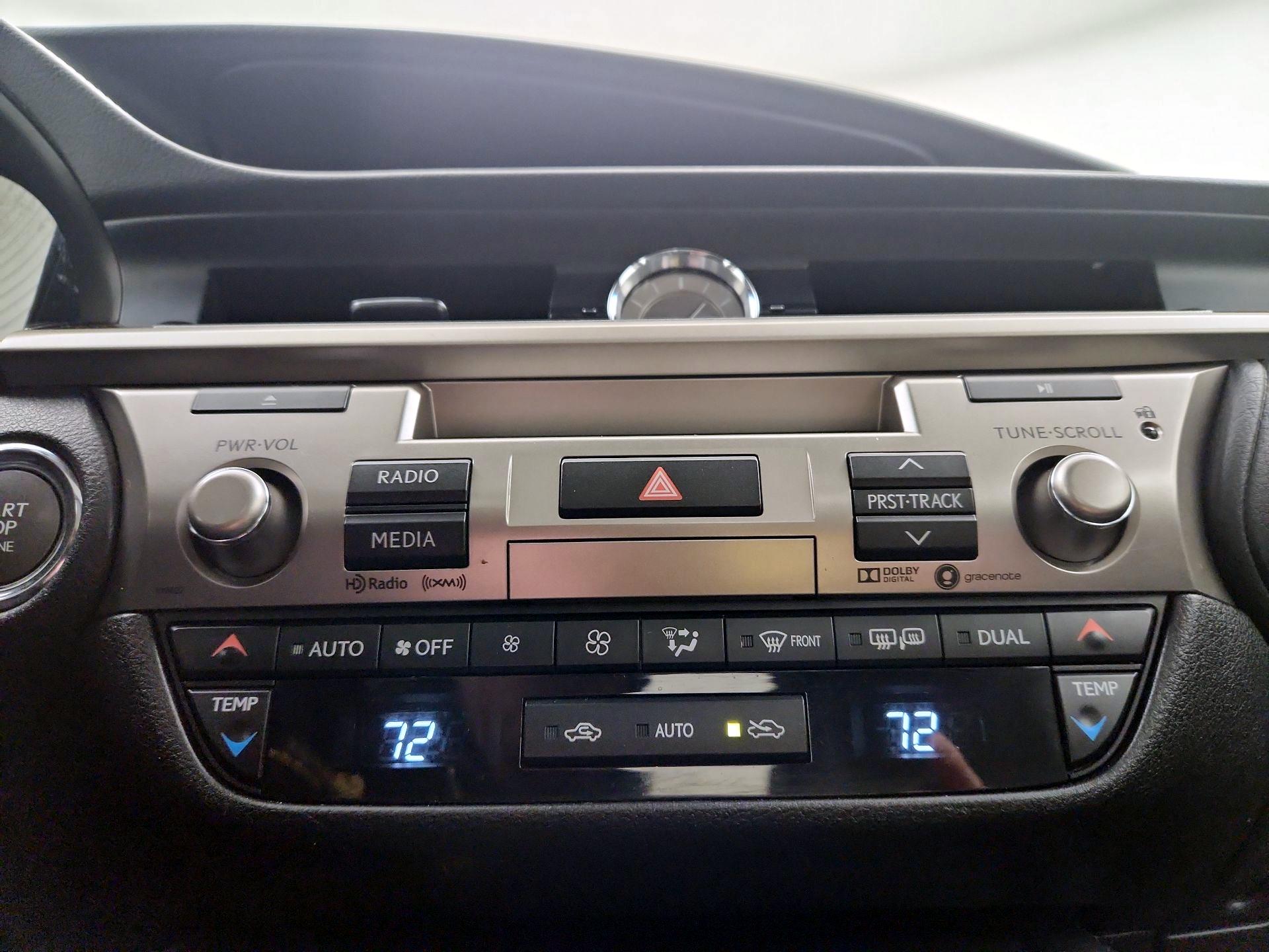 Thumbnail: 2018 Lexus ES - 17