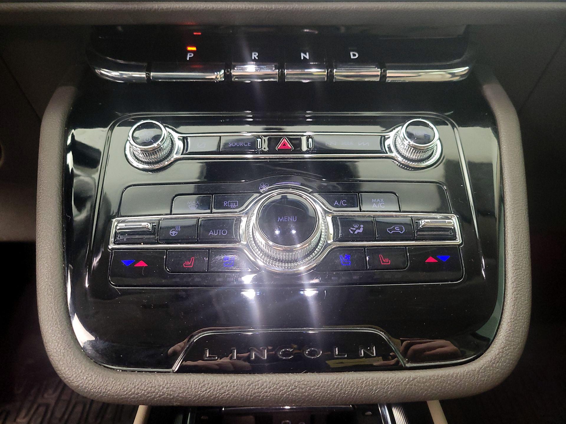 Thumbnail: 2022 Lincoln Corsair - 17