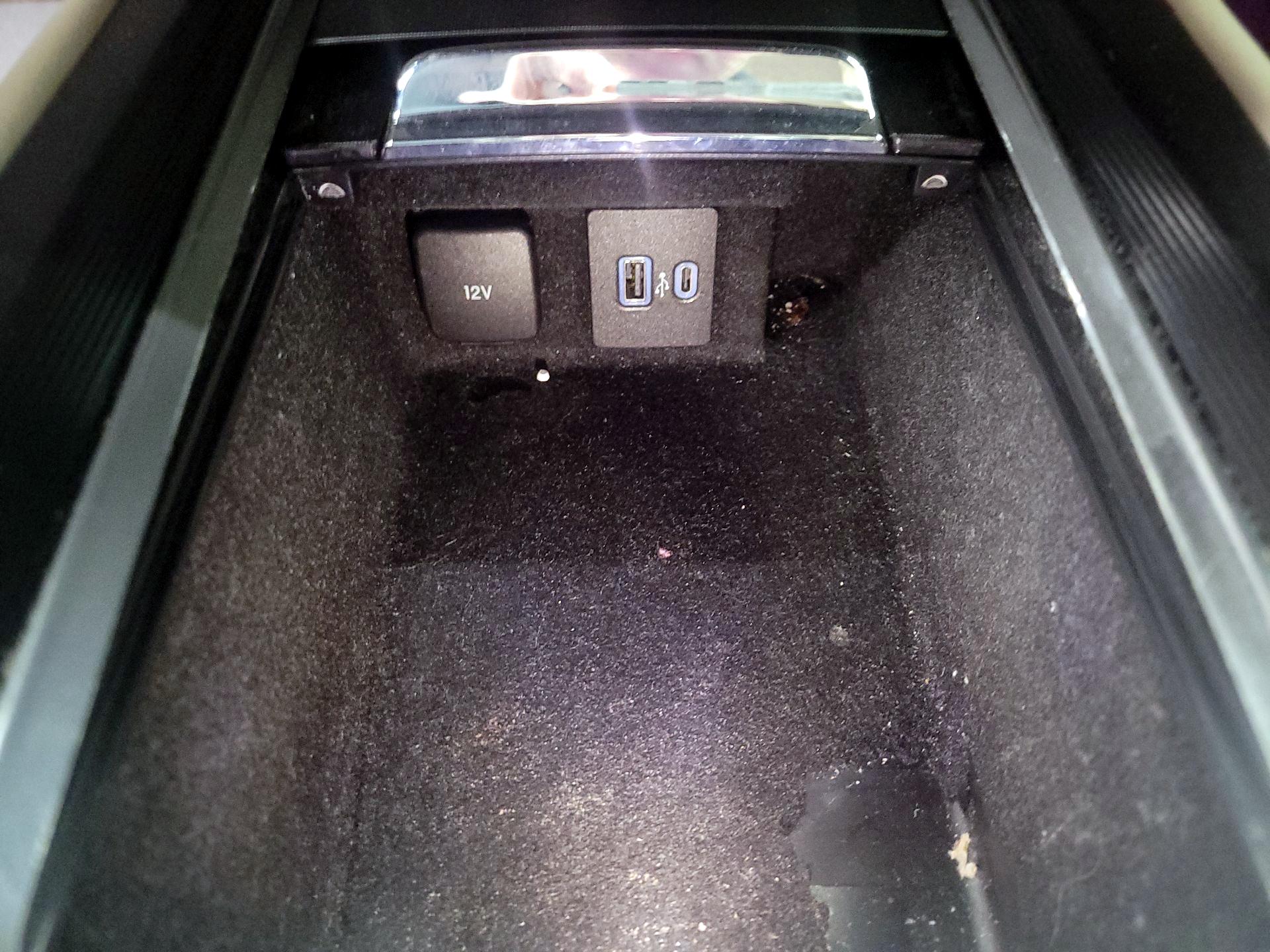 Thumbnail: 2022 Lincoln Corsair - 19