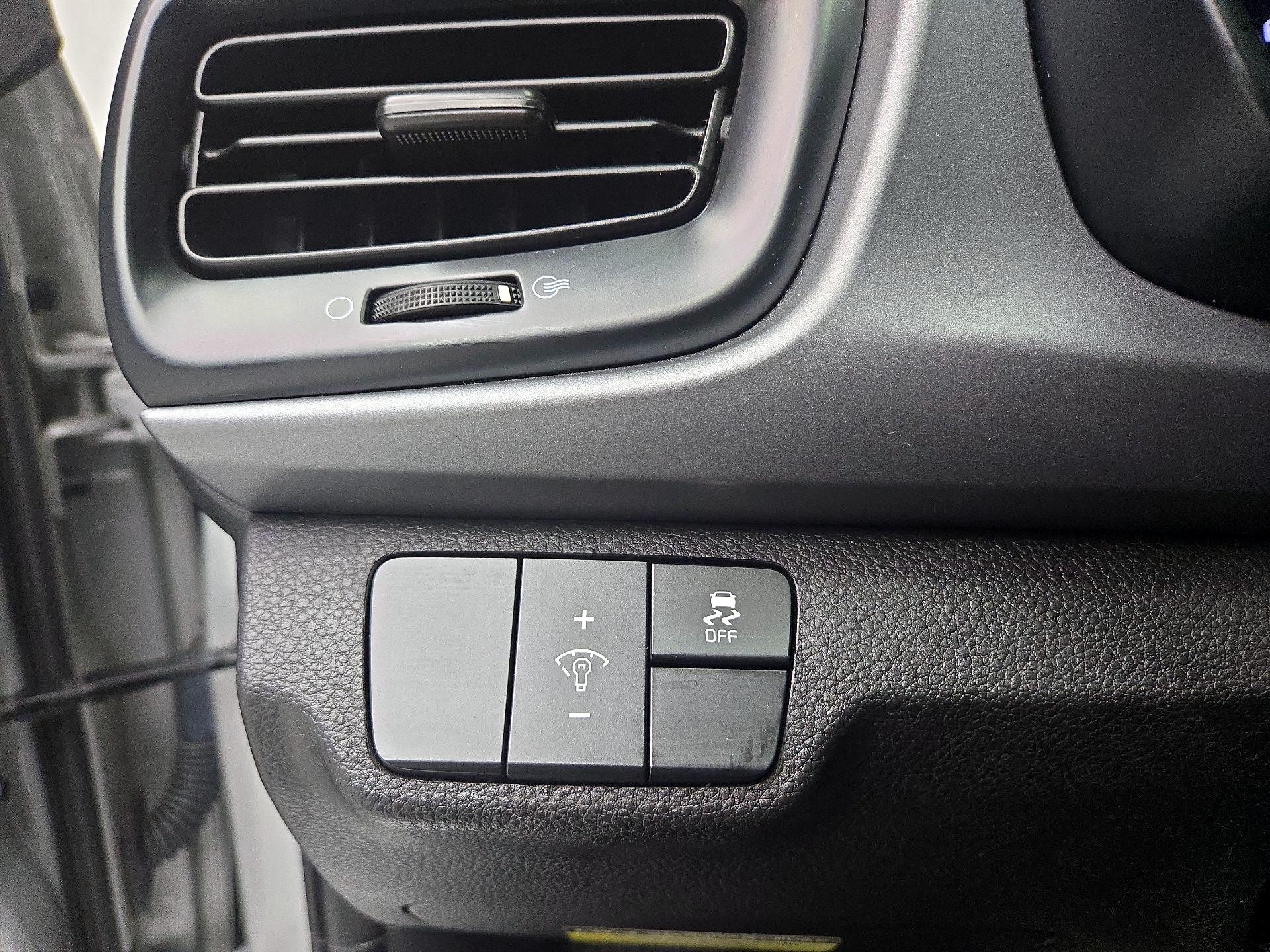 Thumbnail: 2023 Kia Rio - 13