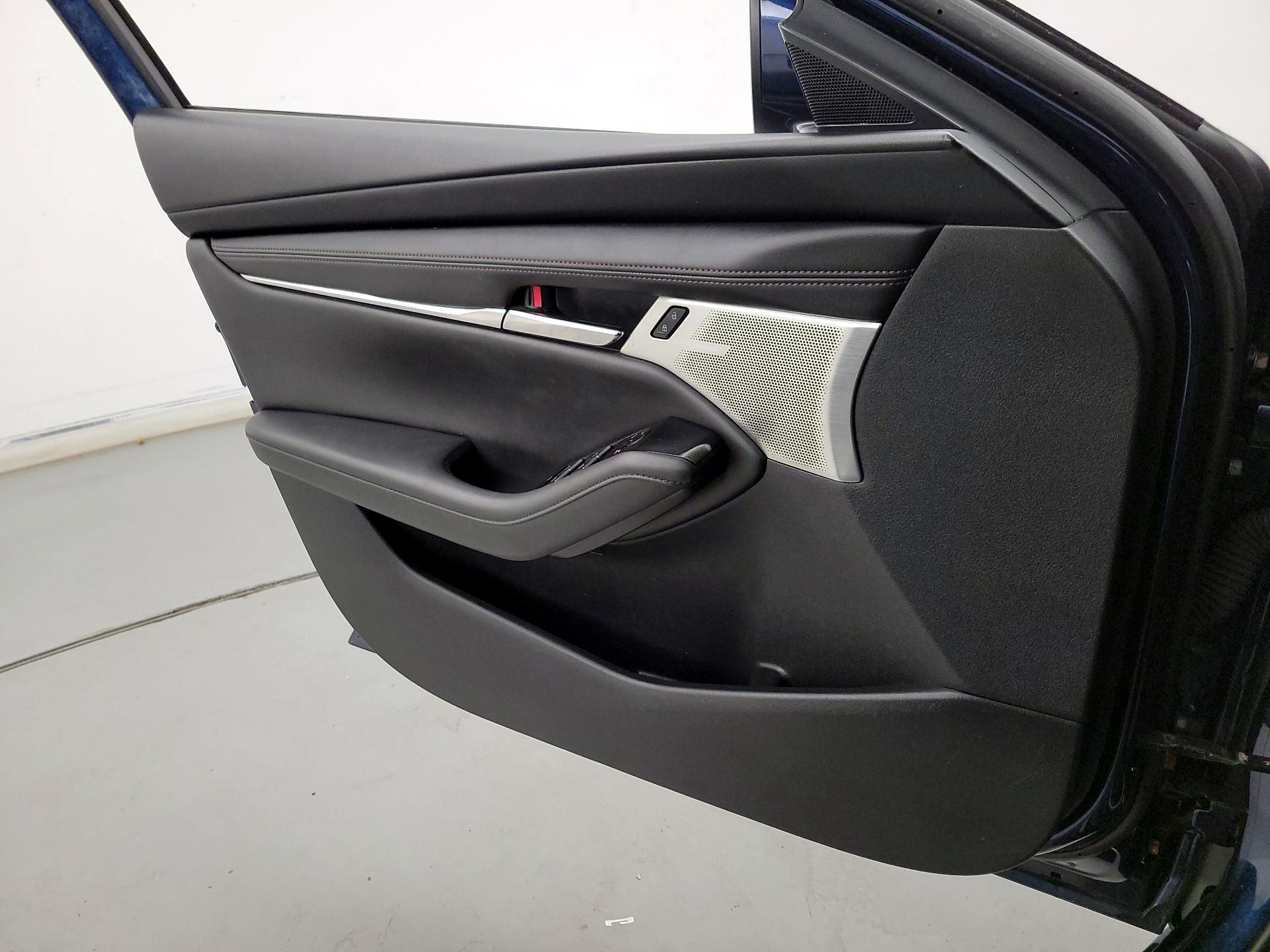 Thumbnail: 2020 Mazda Mazda3 - 12