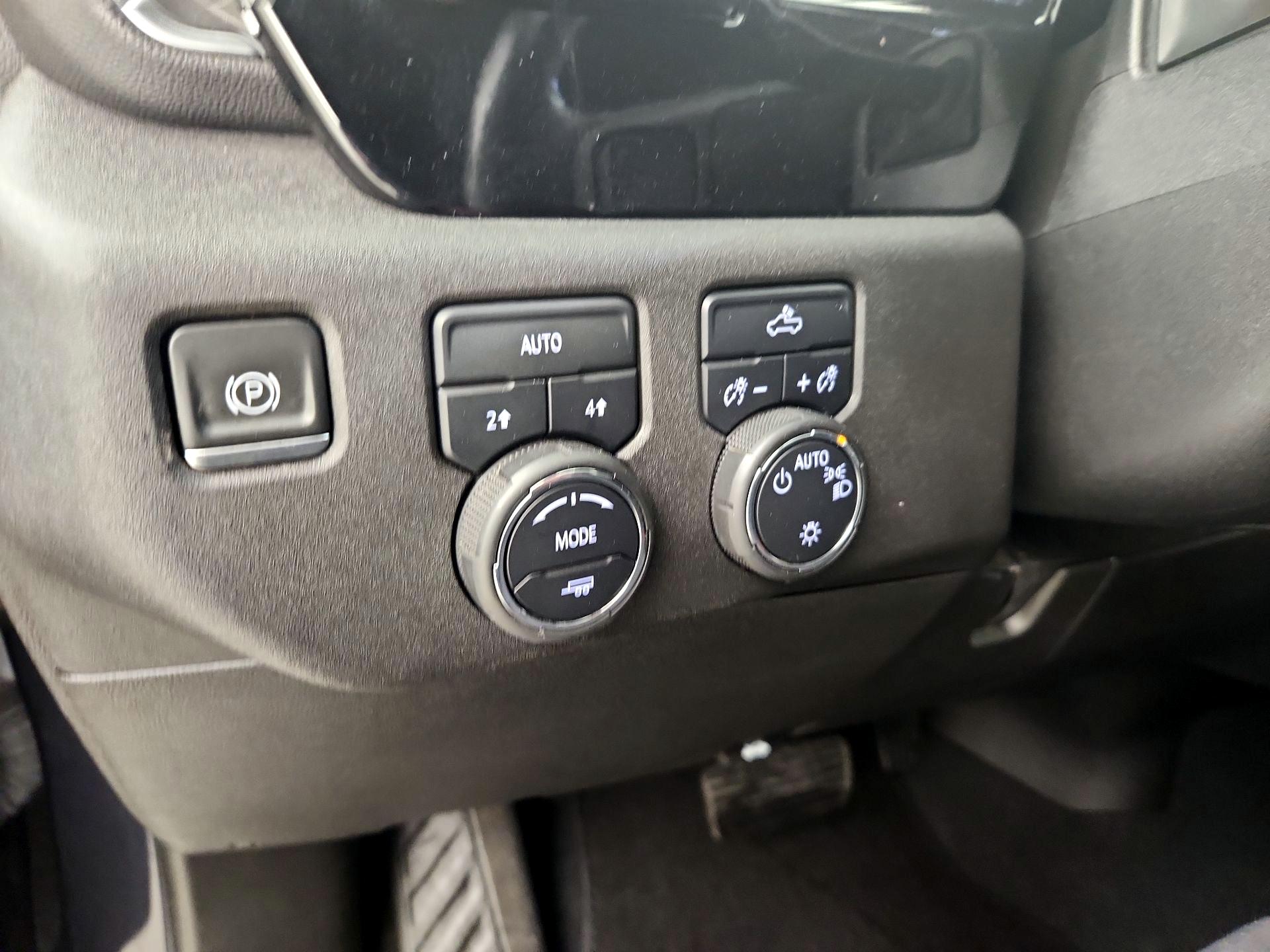 Thumbnail: 2022 Chevrolet Silverado 1500 - 13