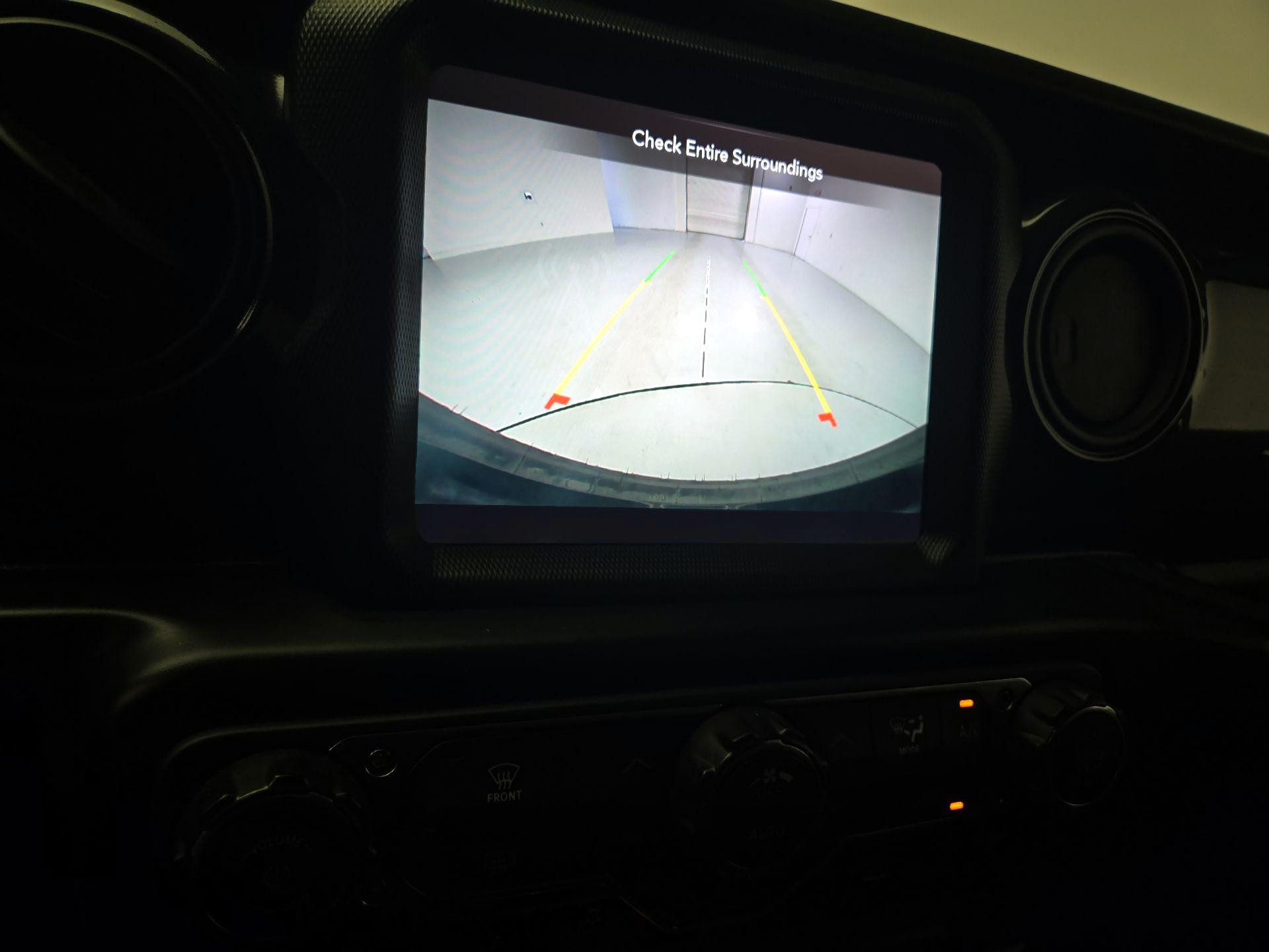 Thumbnail: 2021 Jeep Wrangler - 14