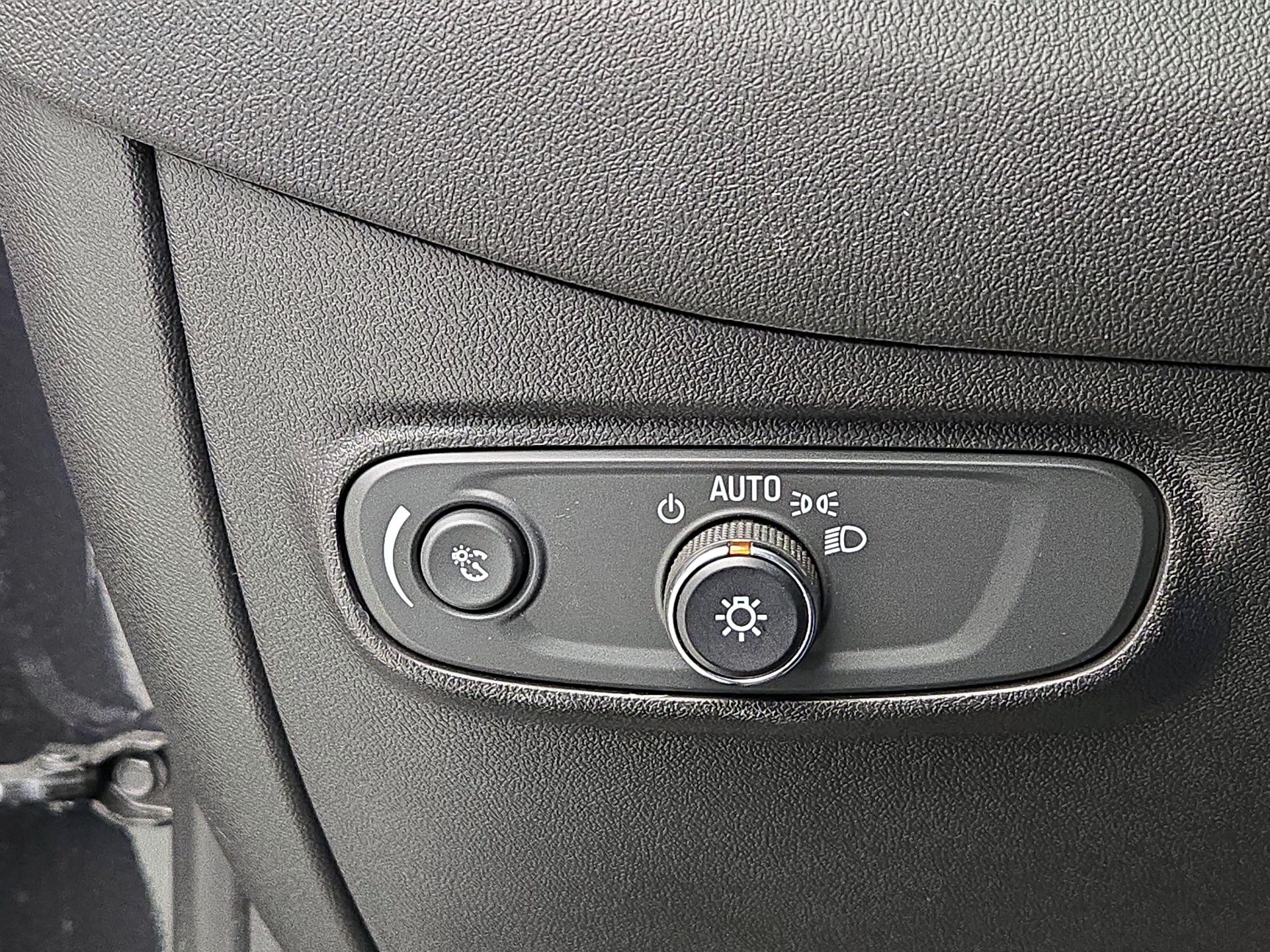 Thumbnail: 2022 Chevrolet Equinox - 13