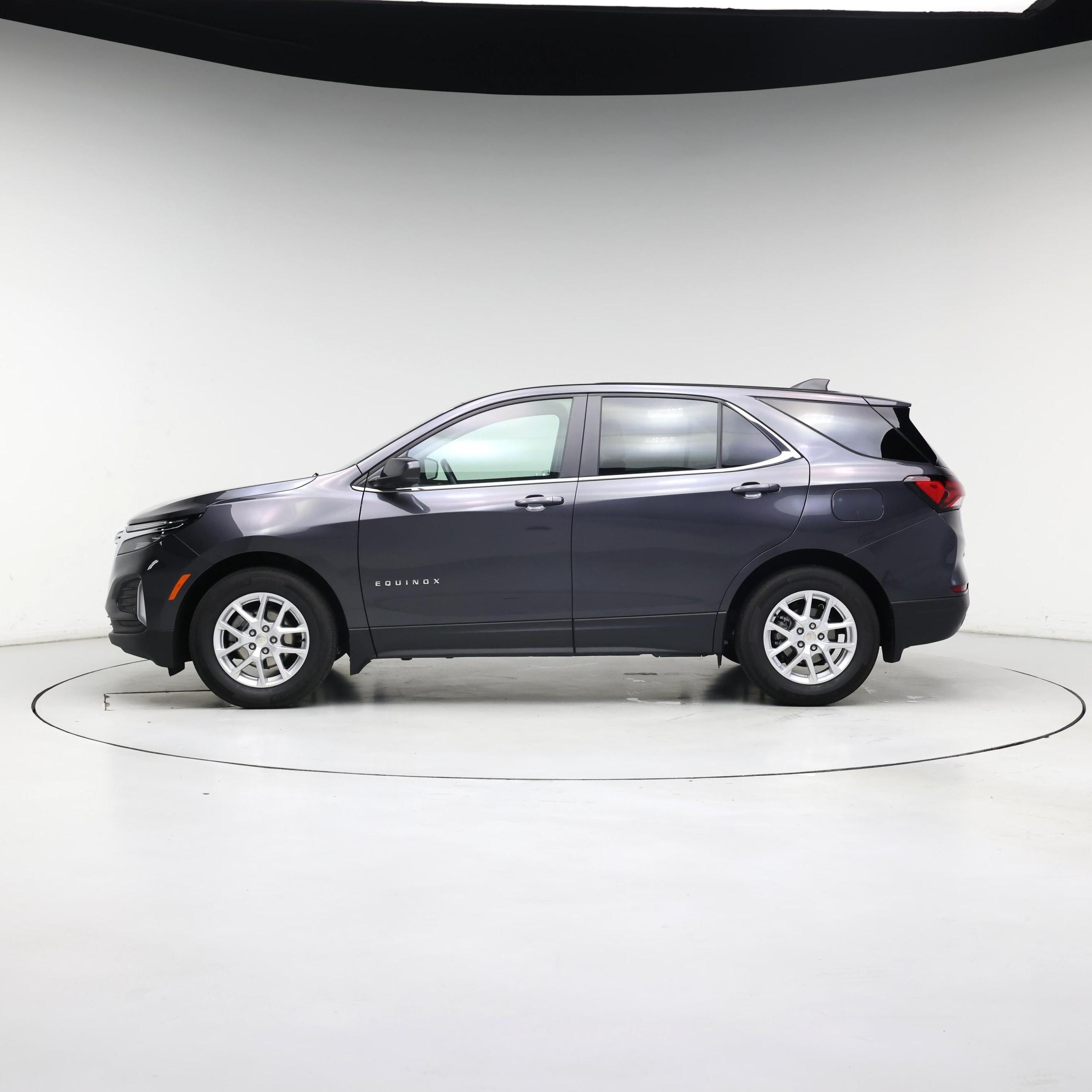 Thumbnail: 2022 Chevrolet Equinox - 3