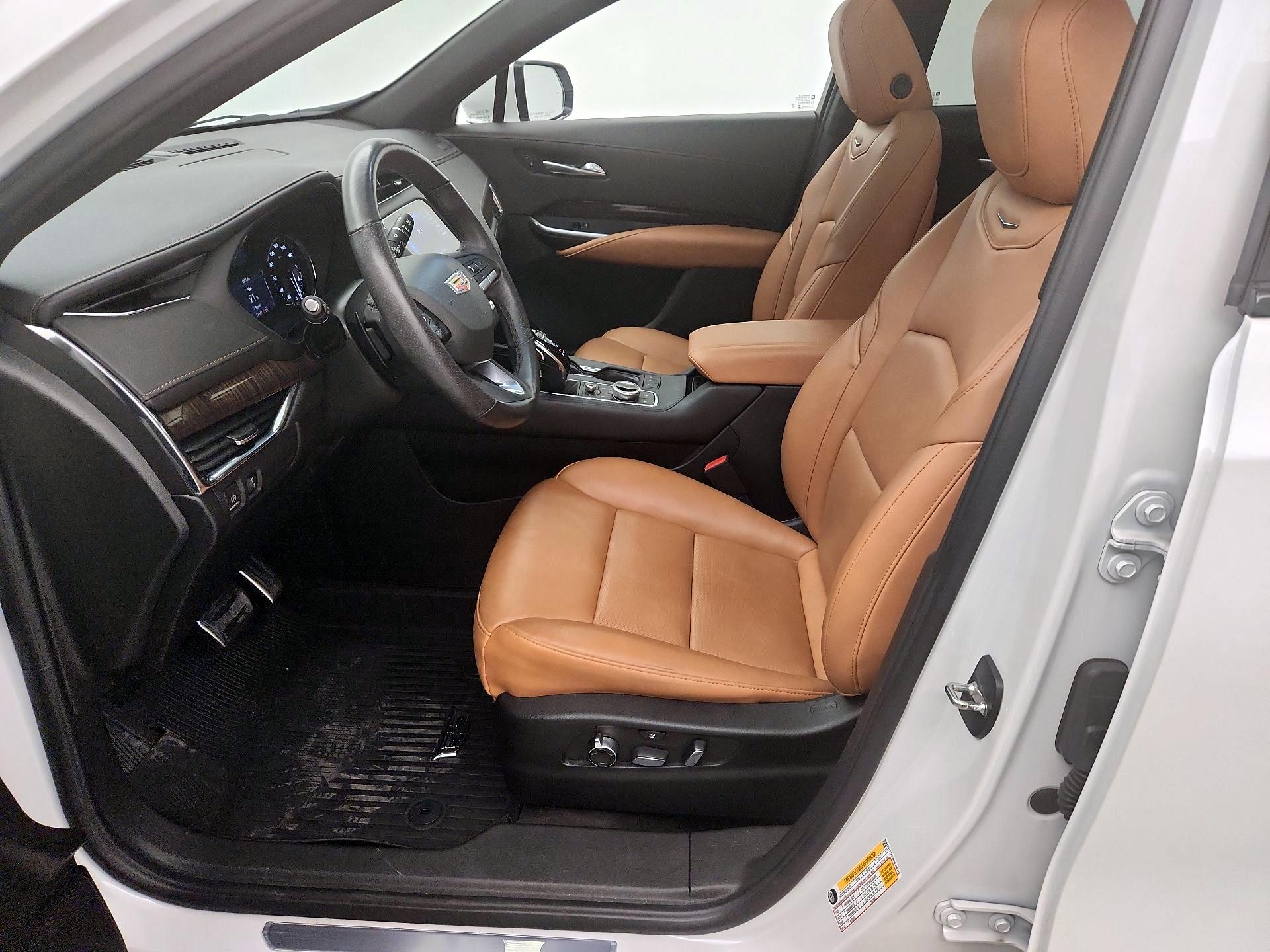 Thumbnail: 2023 Cadillac XT4 - 11