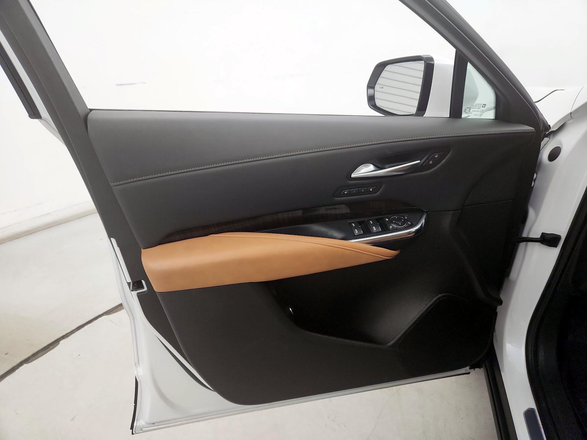 Thumbnail: 2023 Cadillac XT4 - 12