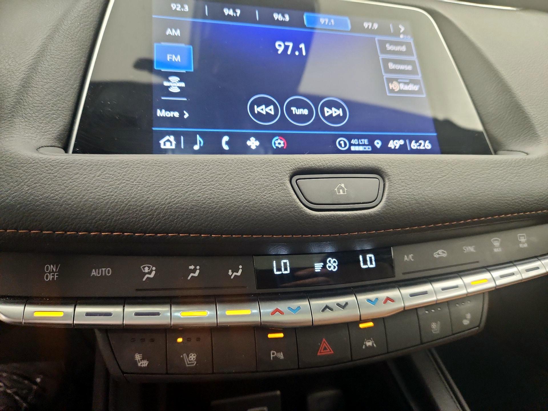 Thumbnail: 2023 Cadillac XT4 - 16