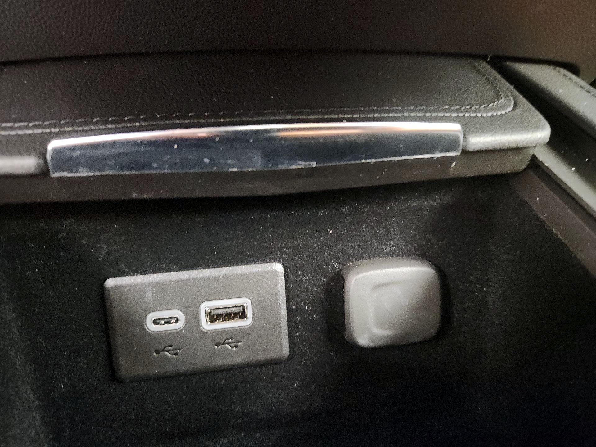 Thumbnail: 2023 Cadillac XT4 - 18