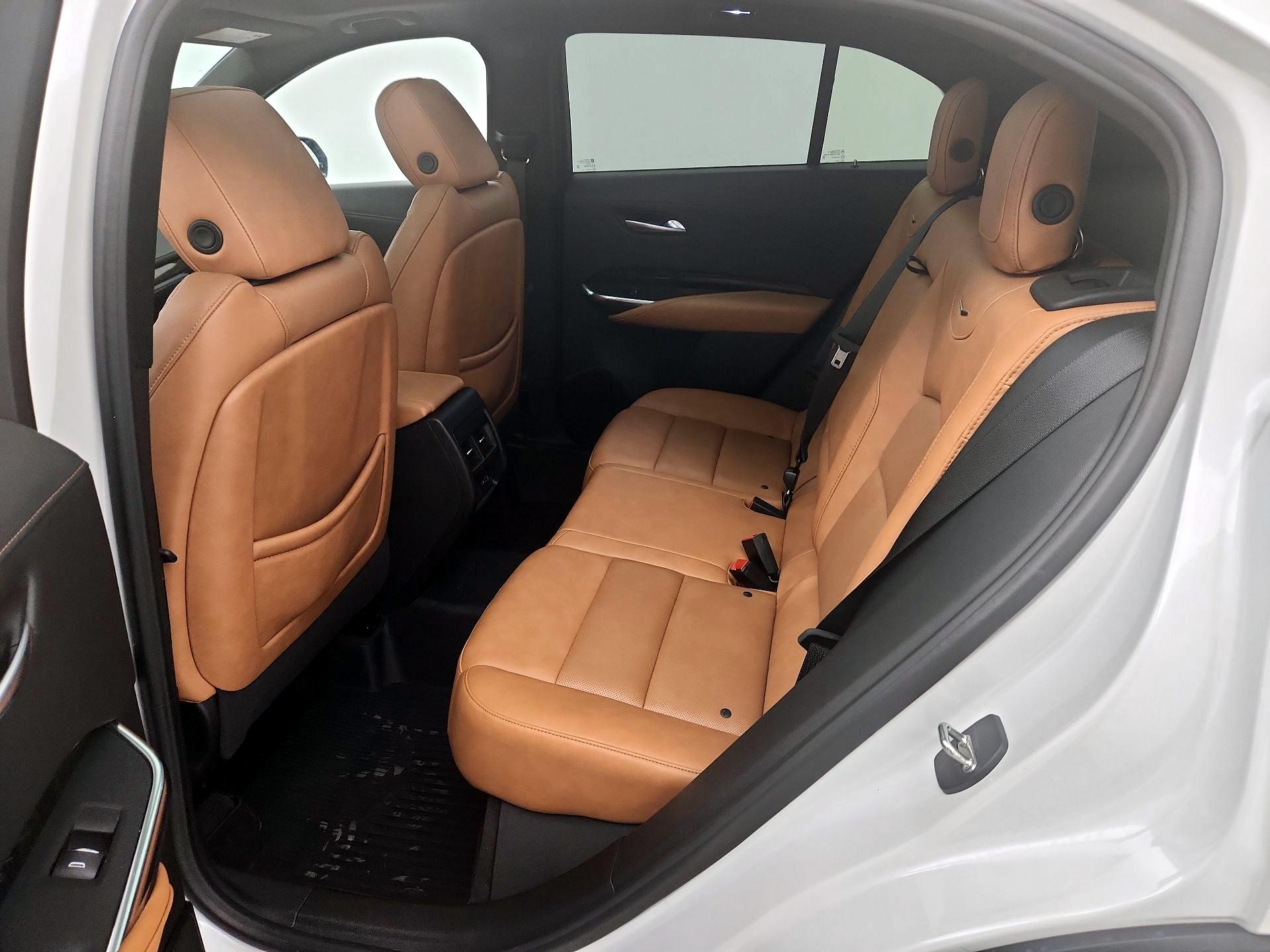 Thumbnail: 2023 Cadillac XT4 - 20