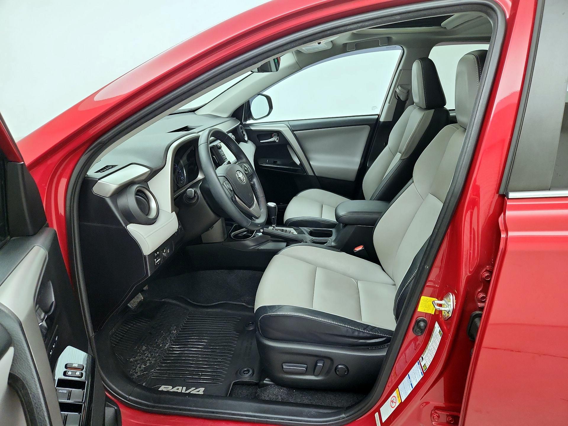 Thumbnail: 2016 Toyota RAV4 - 11