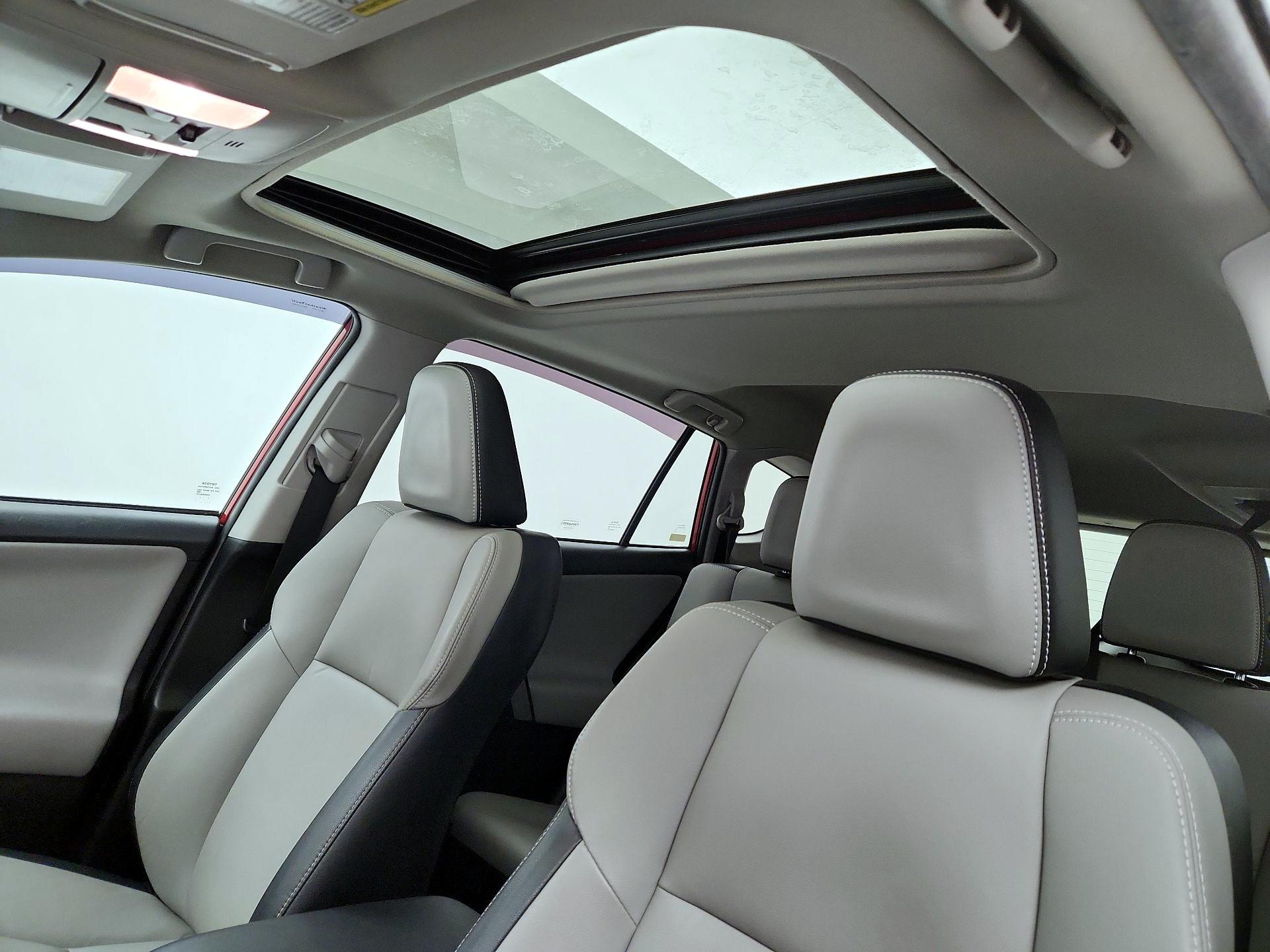 Thumbnail: 2016 Toyota RAV4 - 20