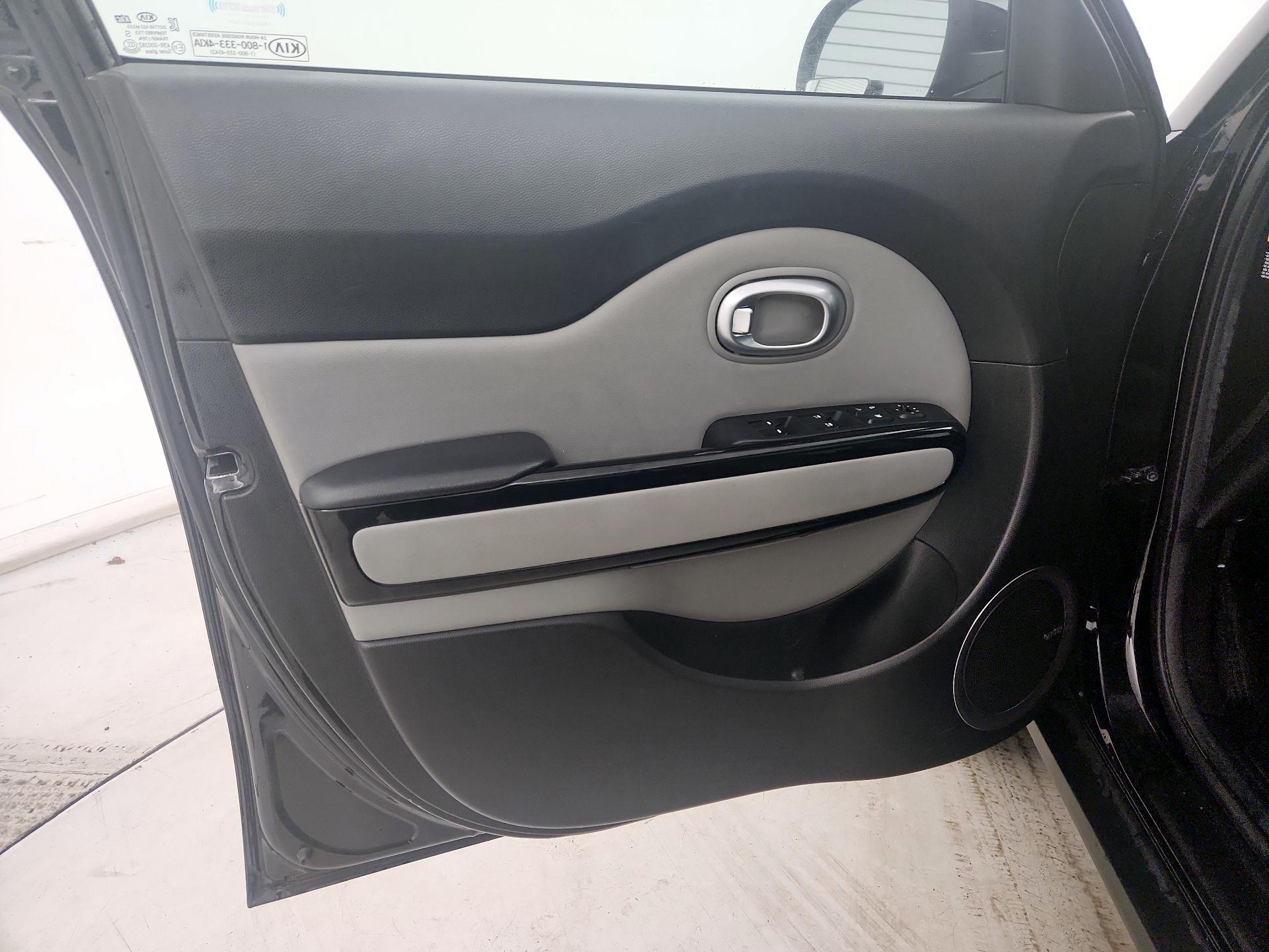 Thumbnail: 2016 Kia Soul - 12