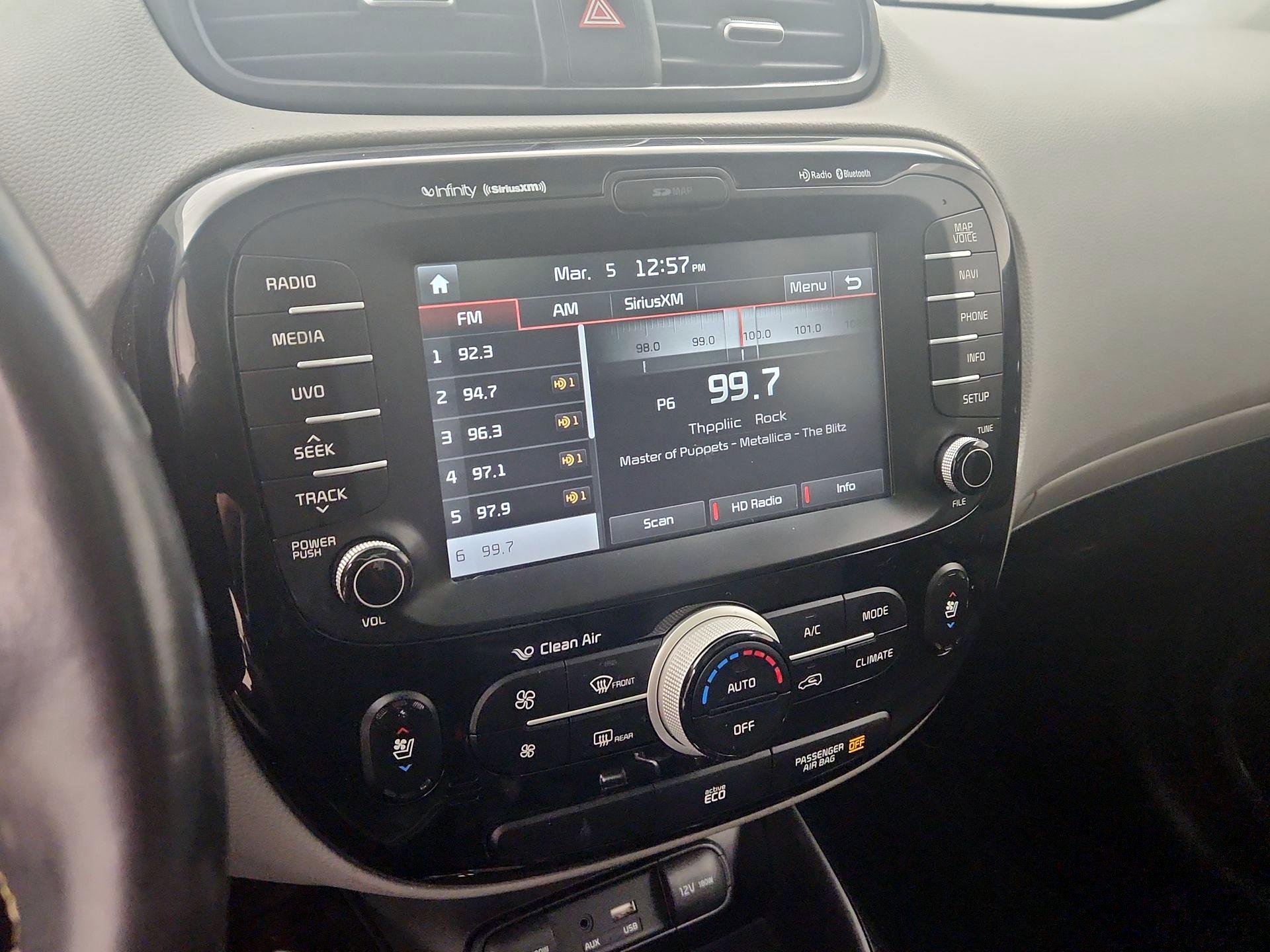 Thumbnail: 2016 Kia Soul - 16