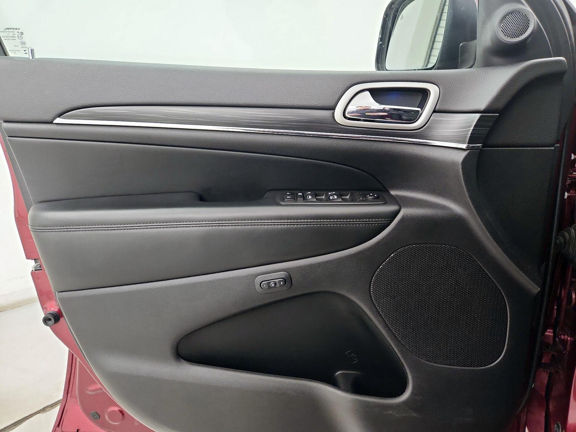 Thumbnail: 2020 Jeep Grand Cherokee - 12