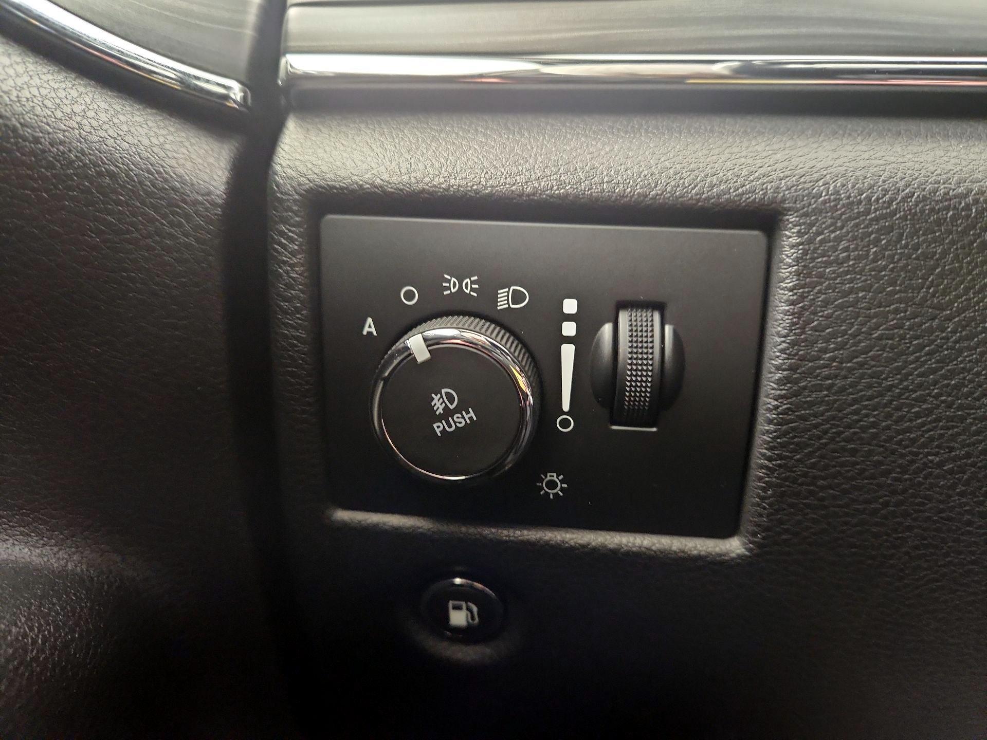 Thumbnail: 2020 Jeep Grand Cherokee - 13