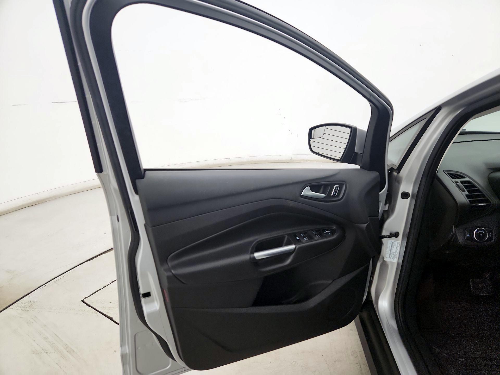 Thumbnail: 2015 Ford C-Max - 12