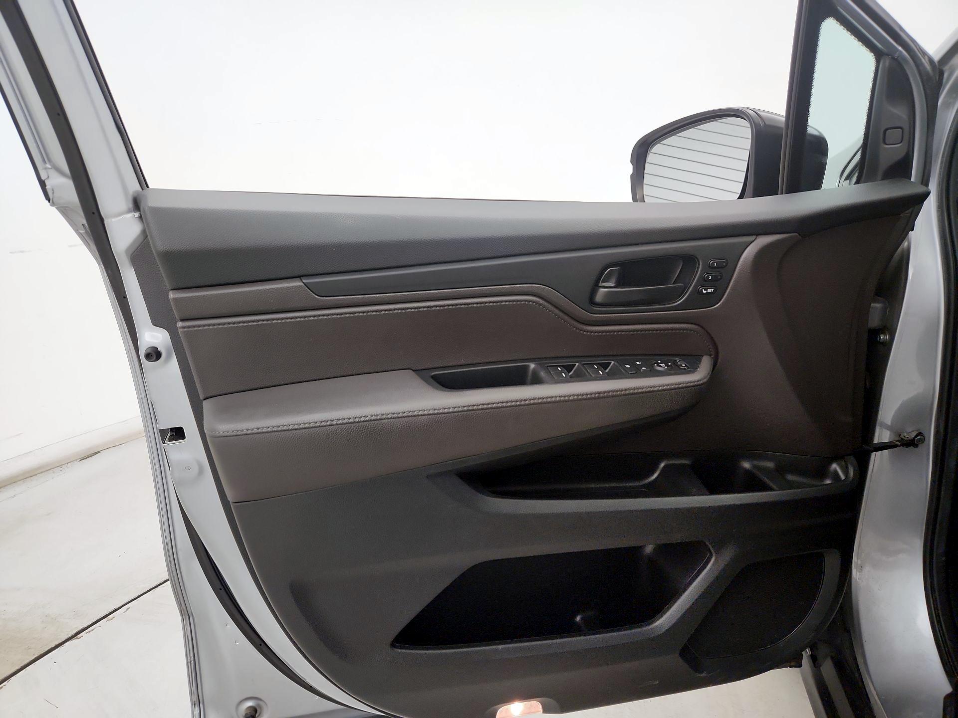 Thumbnail: 2019 Honda Odyssey - 12