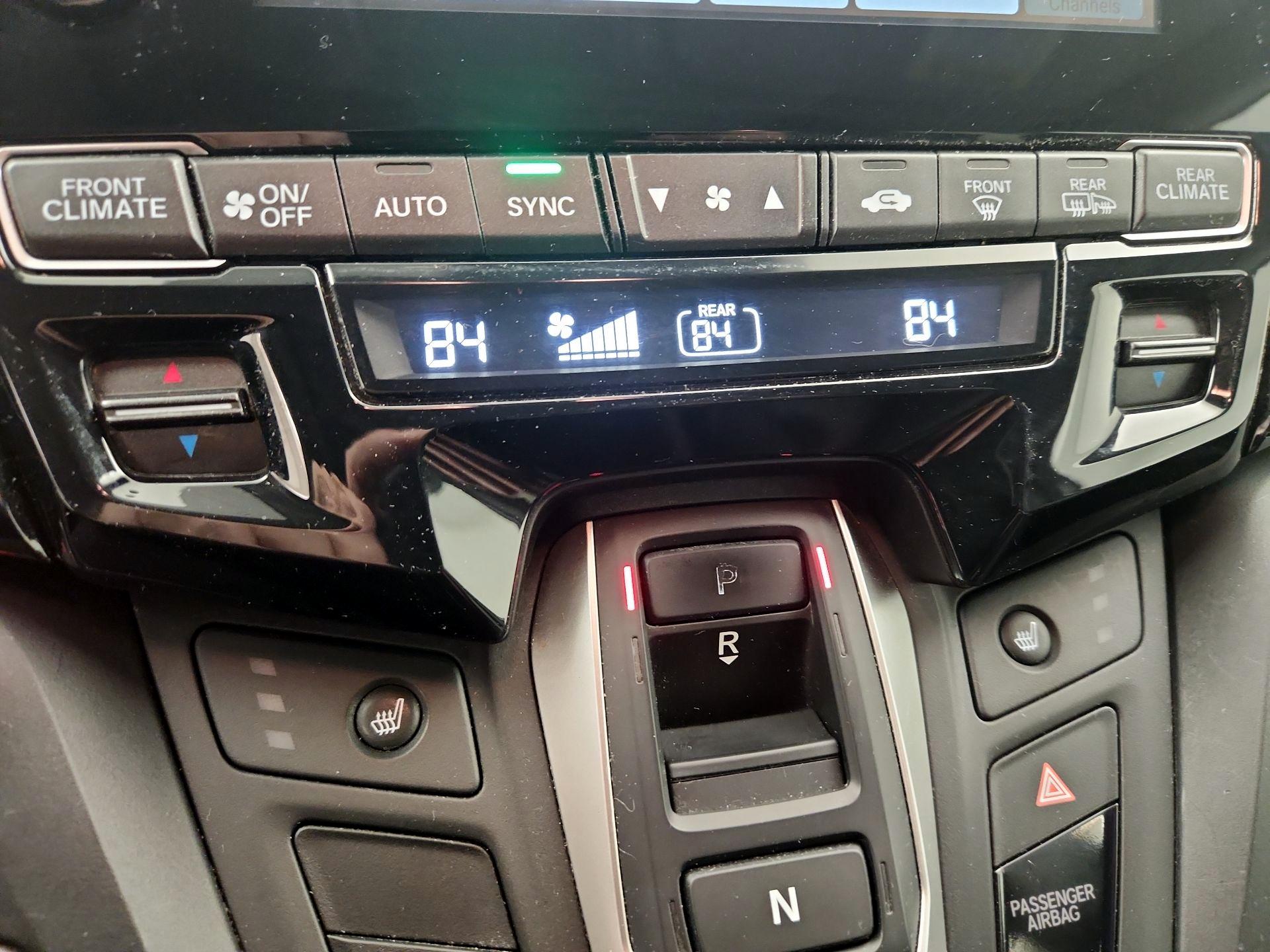 Thumbnail: 2019 Honda Odyssey - 17