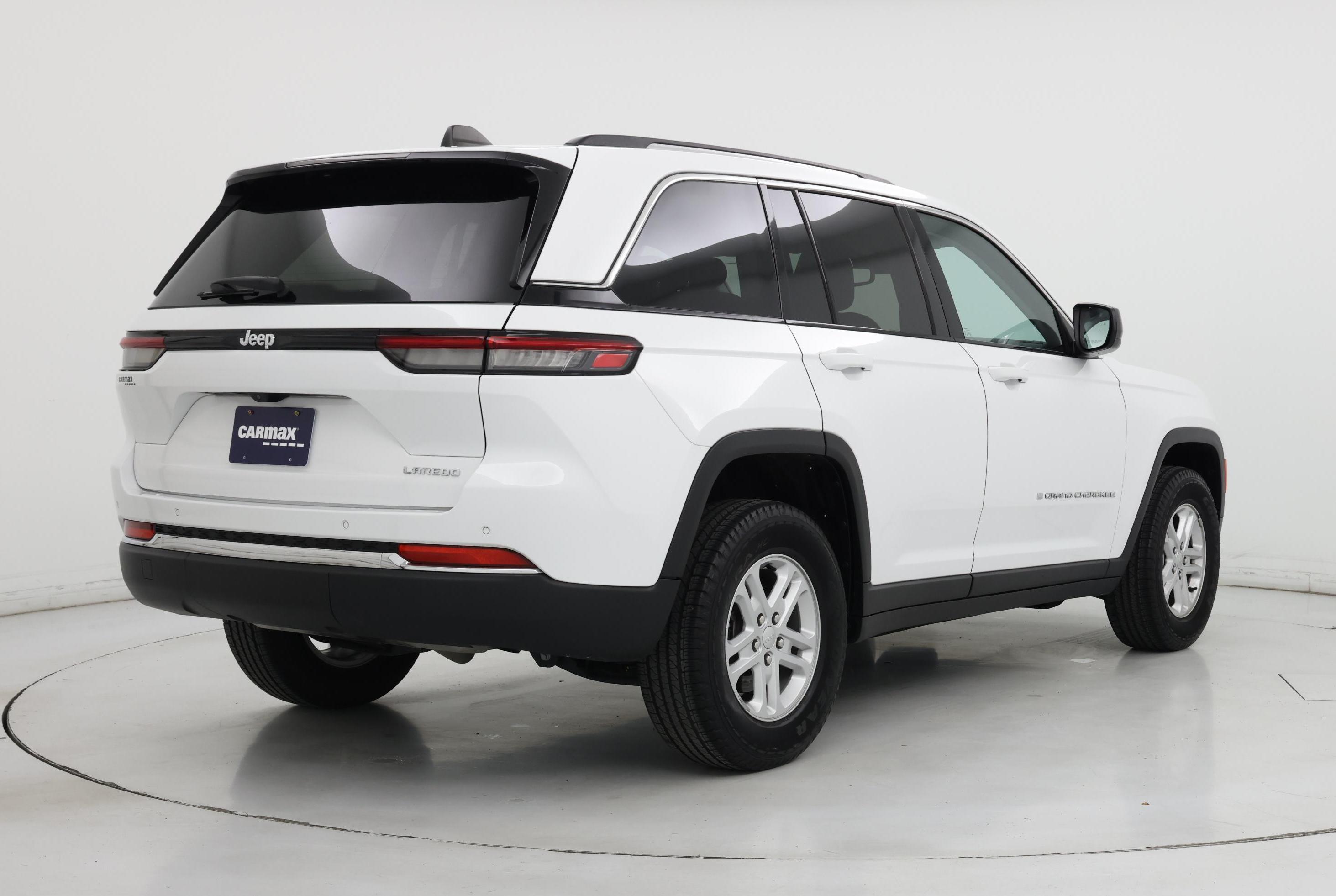 Thumbnail: 2023 Jeep Grand Cherokee - 8