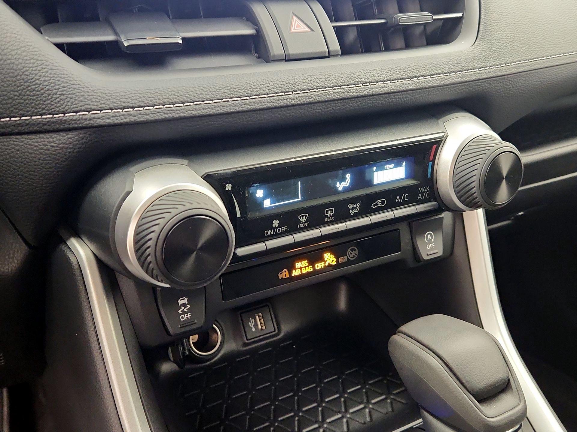 Thumbnail: 2024 Toyota RAV4 - 16