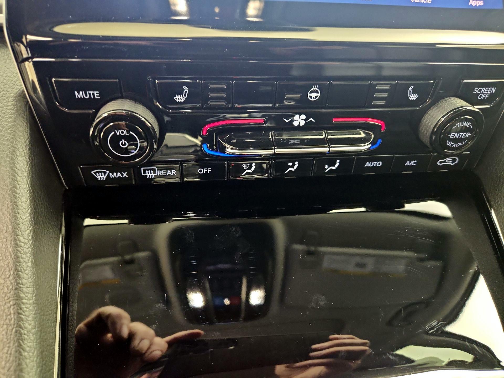 Thumbnail: 2023 Jeep Grand Cherokee - 17