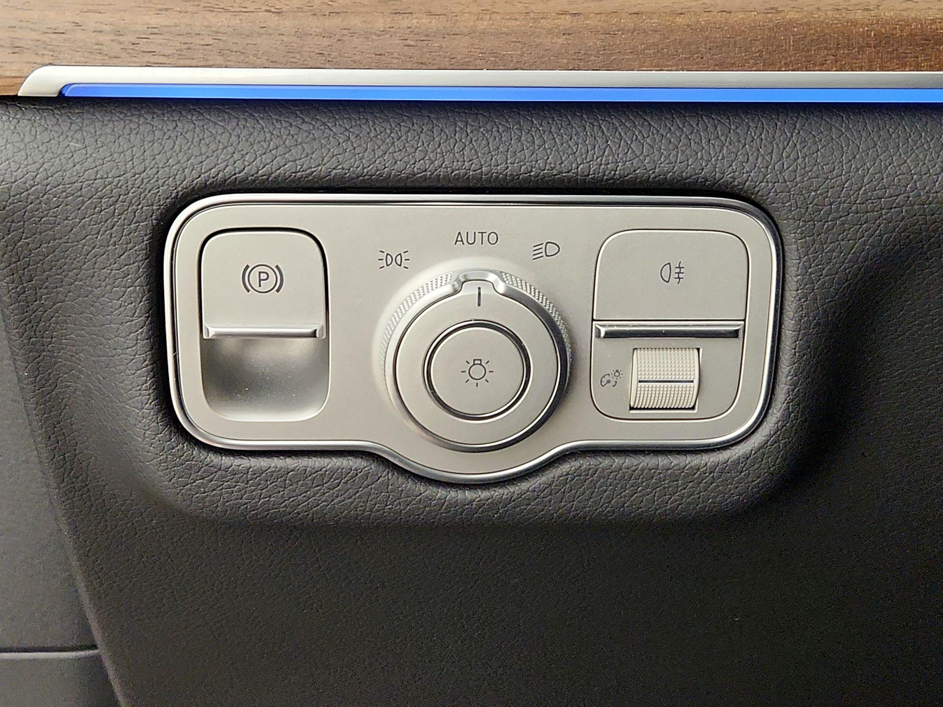 Thumbnail: 2025 Mercedes-Benz GLE - 13