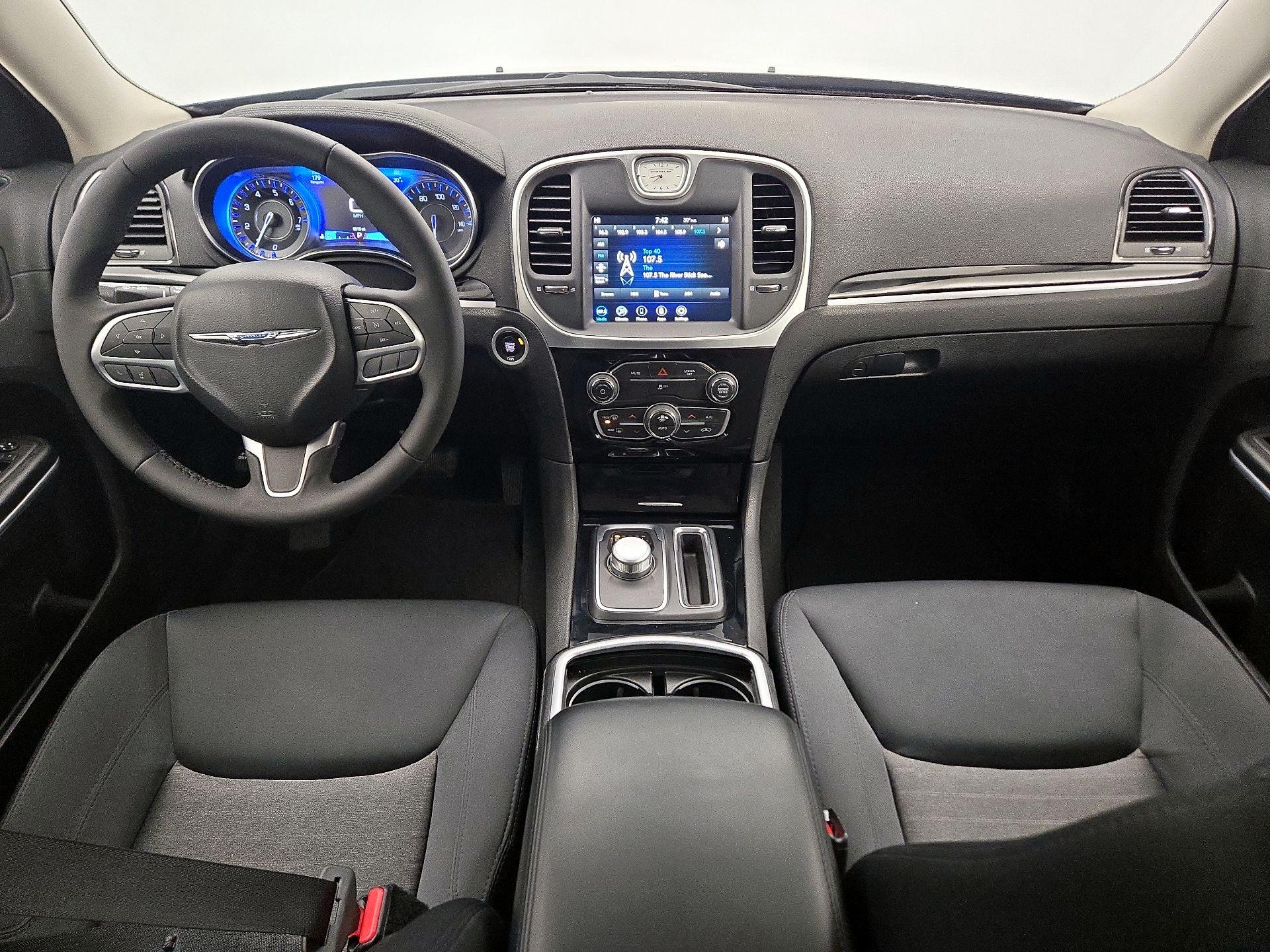 Thumbnail: 2023 Chrysler 300 - 9