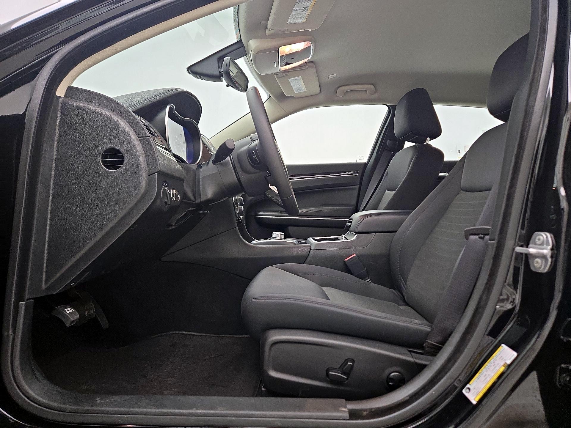 Thumbnail: 2023 Chrysler 300 - 11