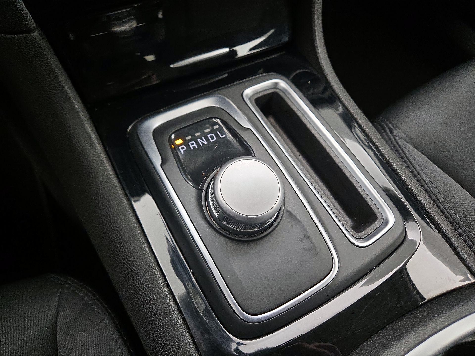 Thumbnail: 2023 Chrysler 300 - 17