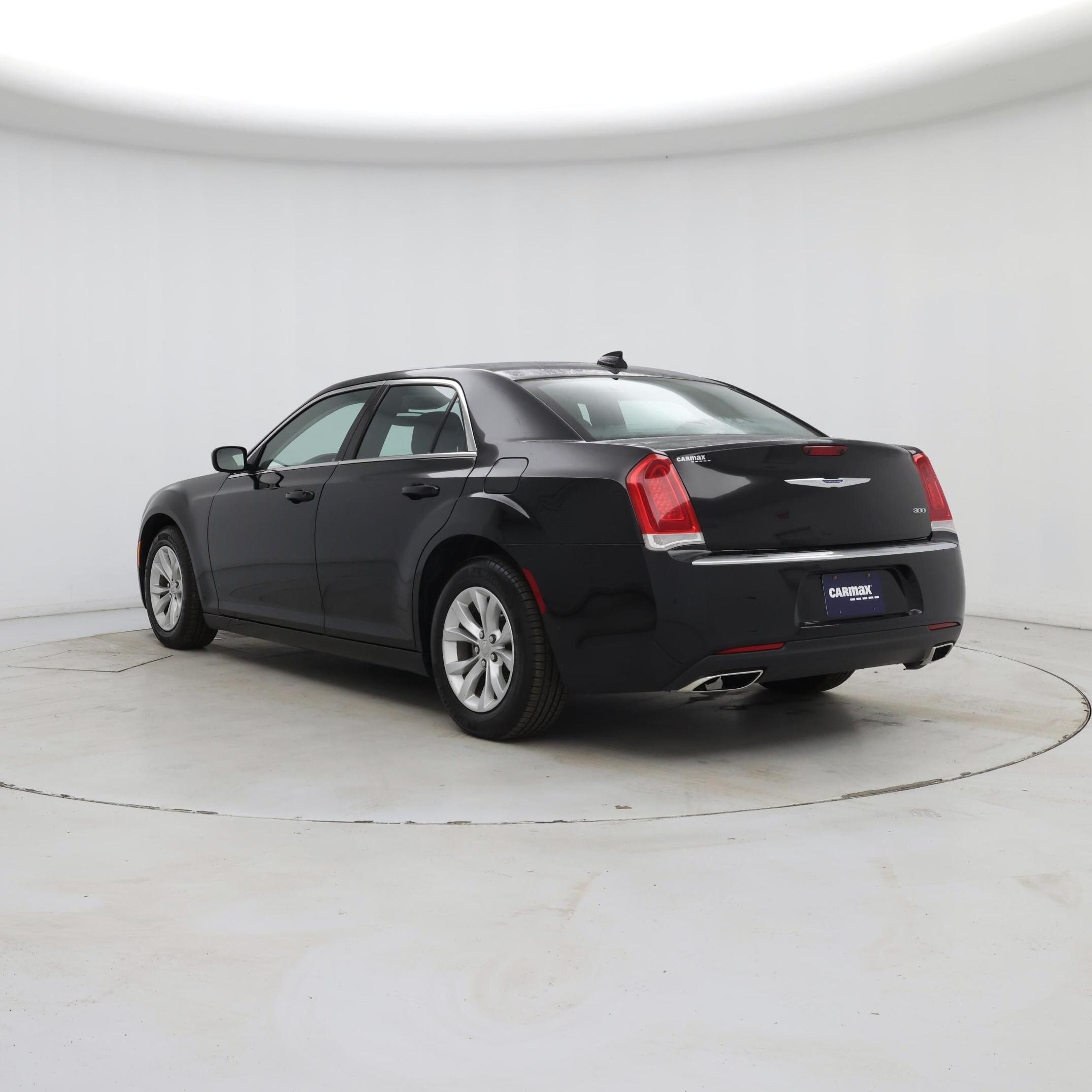 Thumbnail: 2023 Chrysler 300 - 2