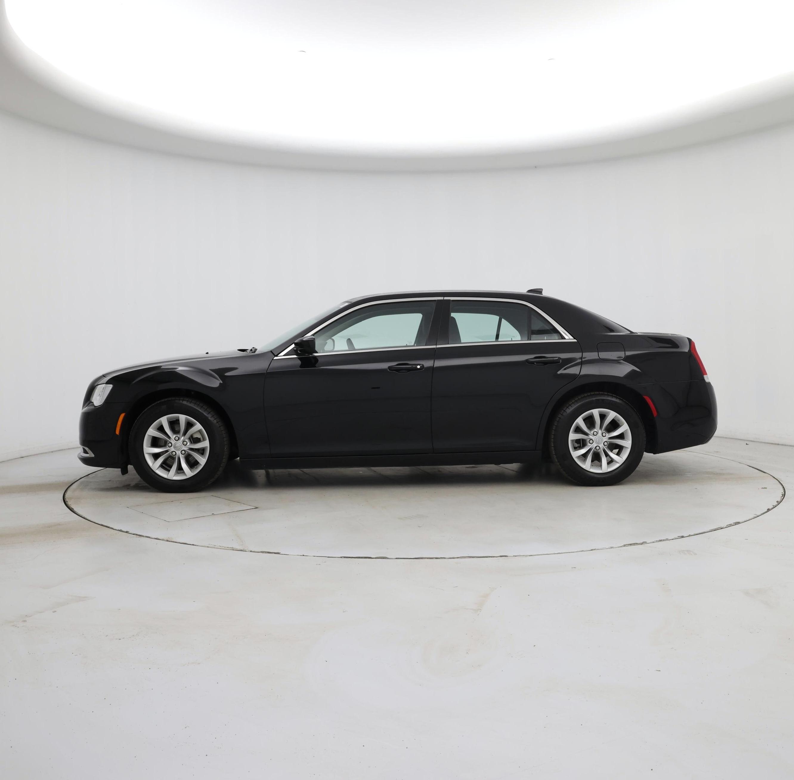 Thumbnail: 2023 Chrysler 300 - 3