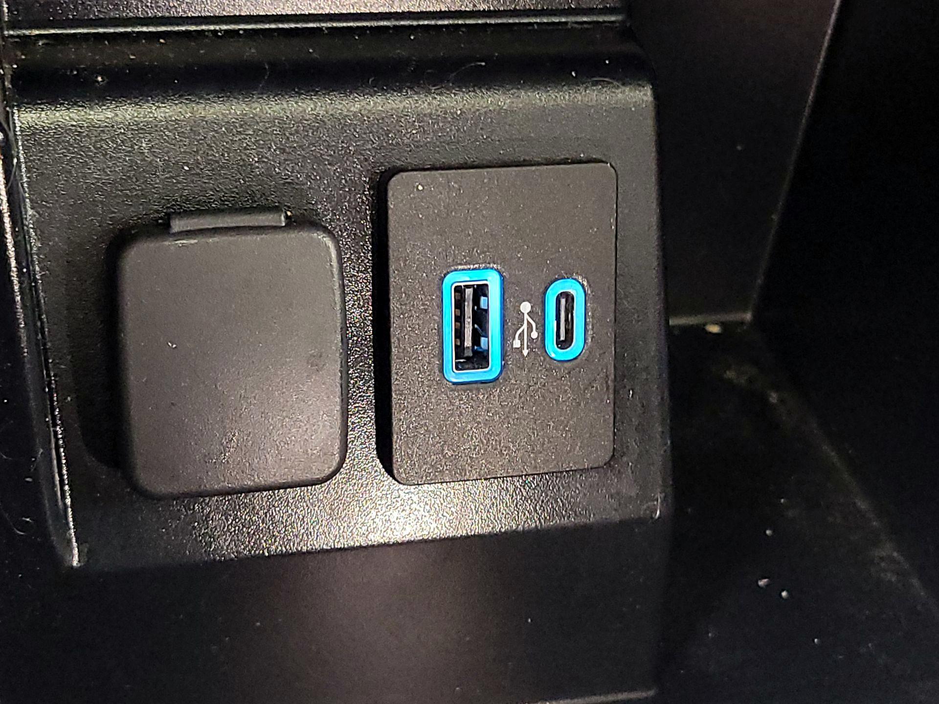 Thumbnail: 2022 Ford Explorer - 19