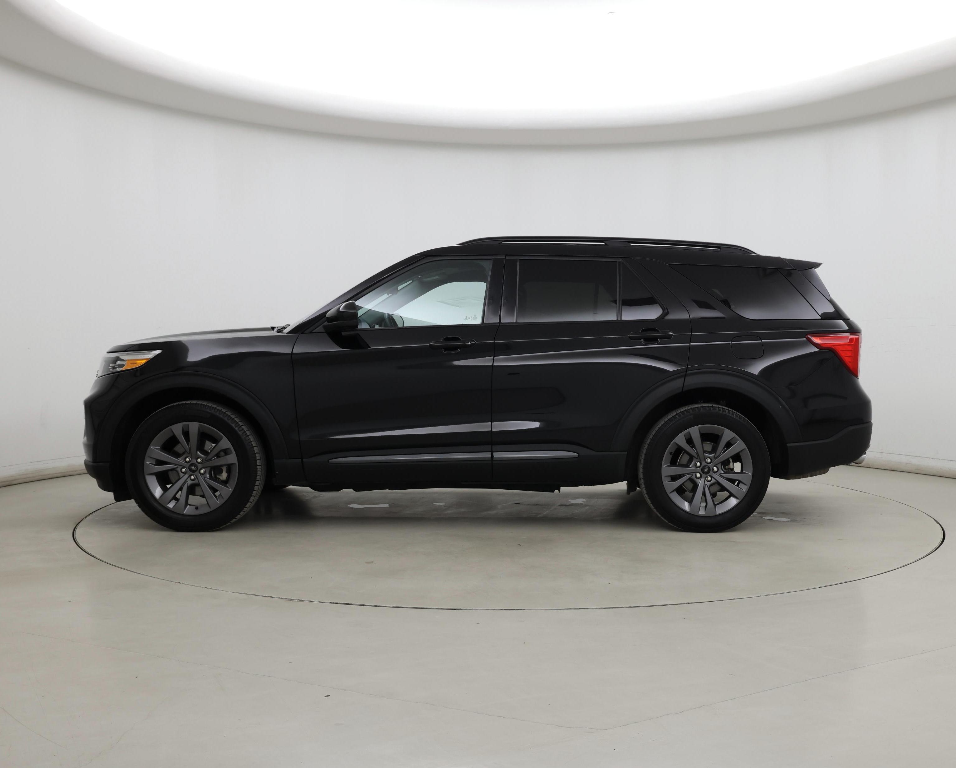 Thumbnail: 2022 Ford Explorer - 3