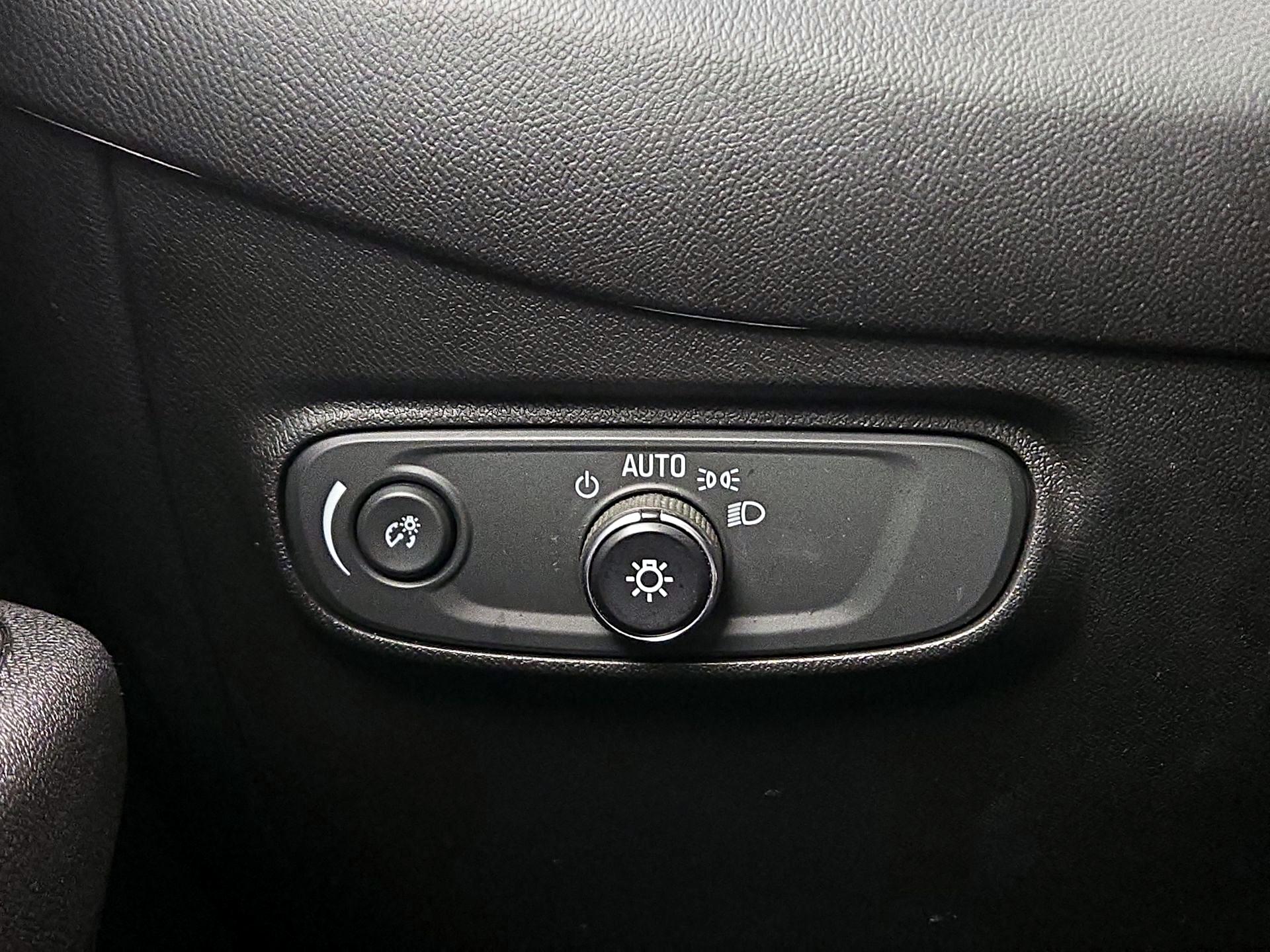 Thumbnail: 2022 Chevrolet Equinox - 13