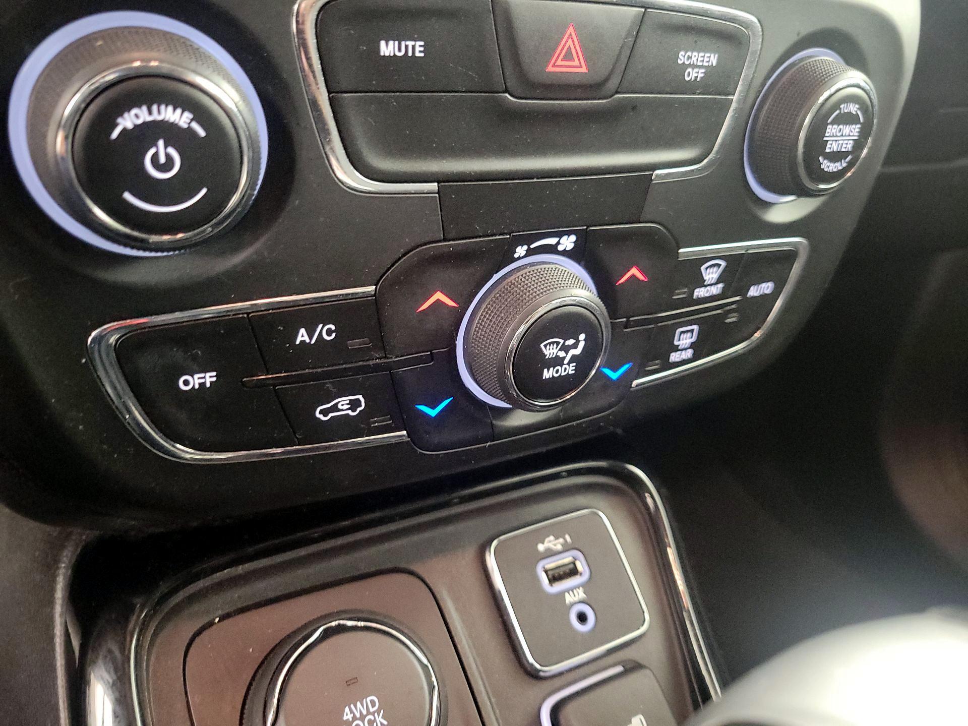 Thumbnail: 2020 Jeep Compass - 16