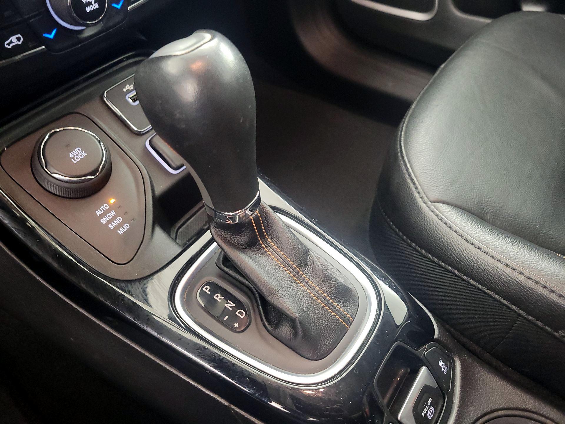 Thumbnail: 2020 Jeep Compass - 17