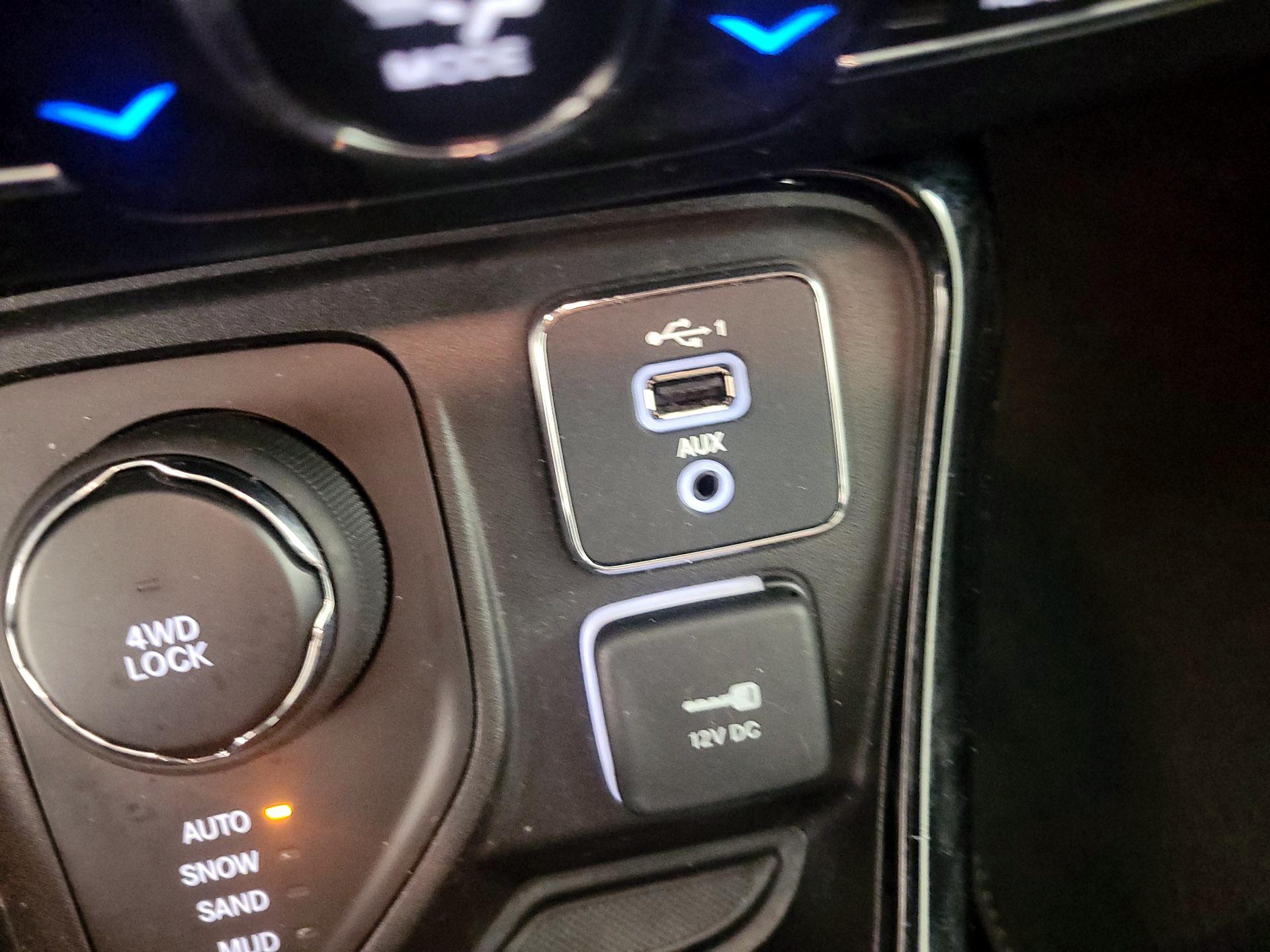 Thumbnail: 2020 Jeep Compass - 18