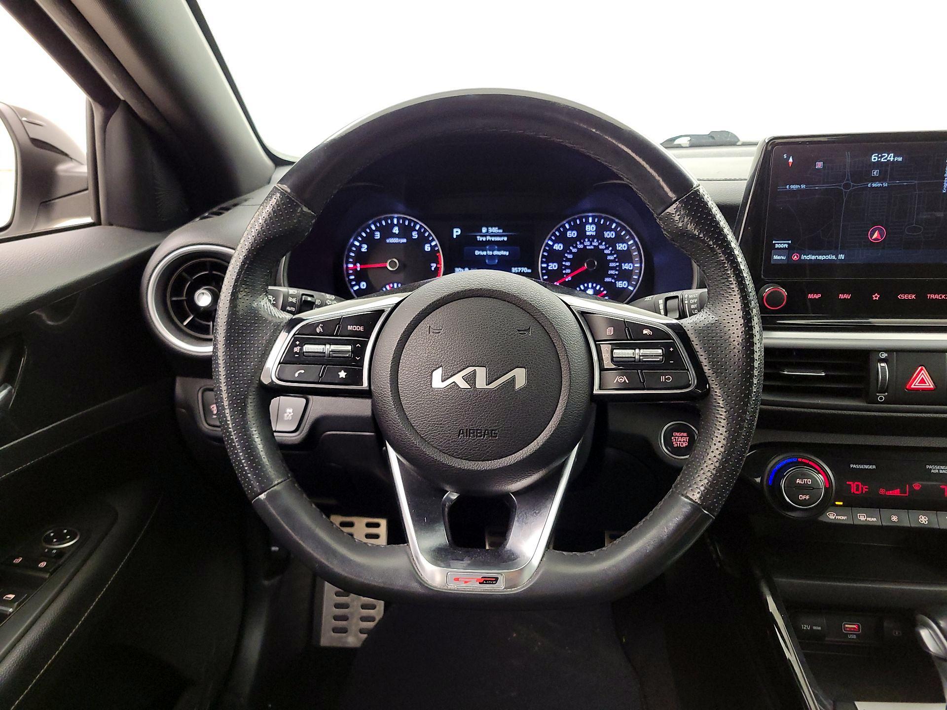 Thumbnail: 2022 Kia Forte - 10